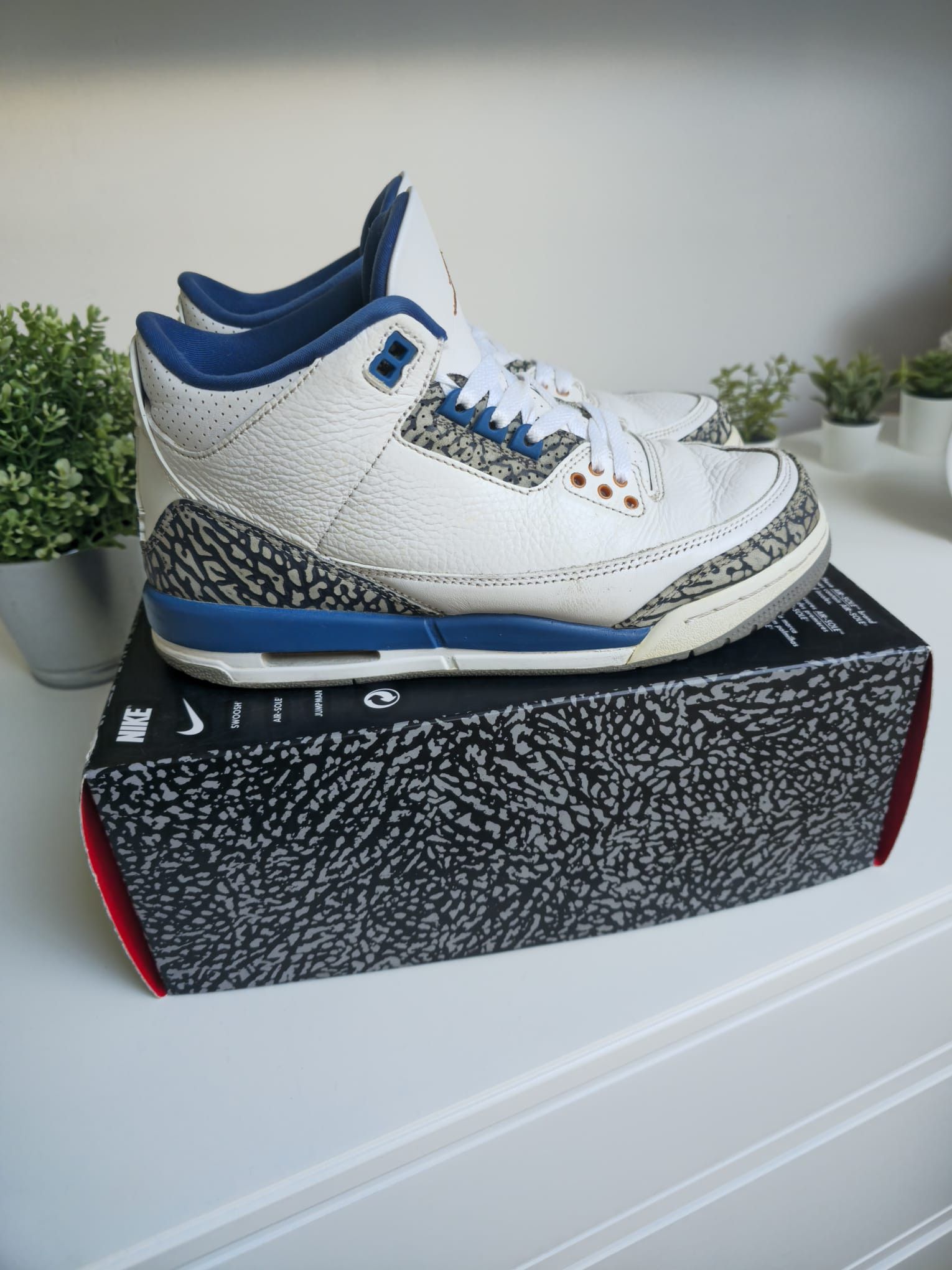 Jordan Brand Jordan 3 Wizard GS Size US 7 / EU 40 - 2 Thumbnail