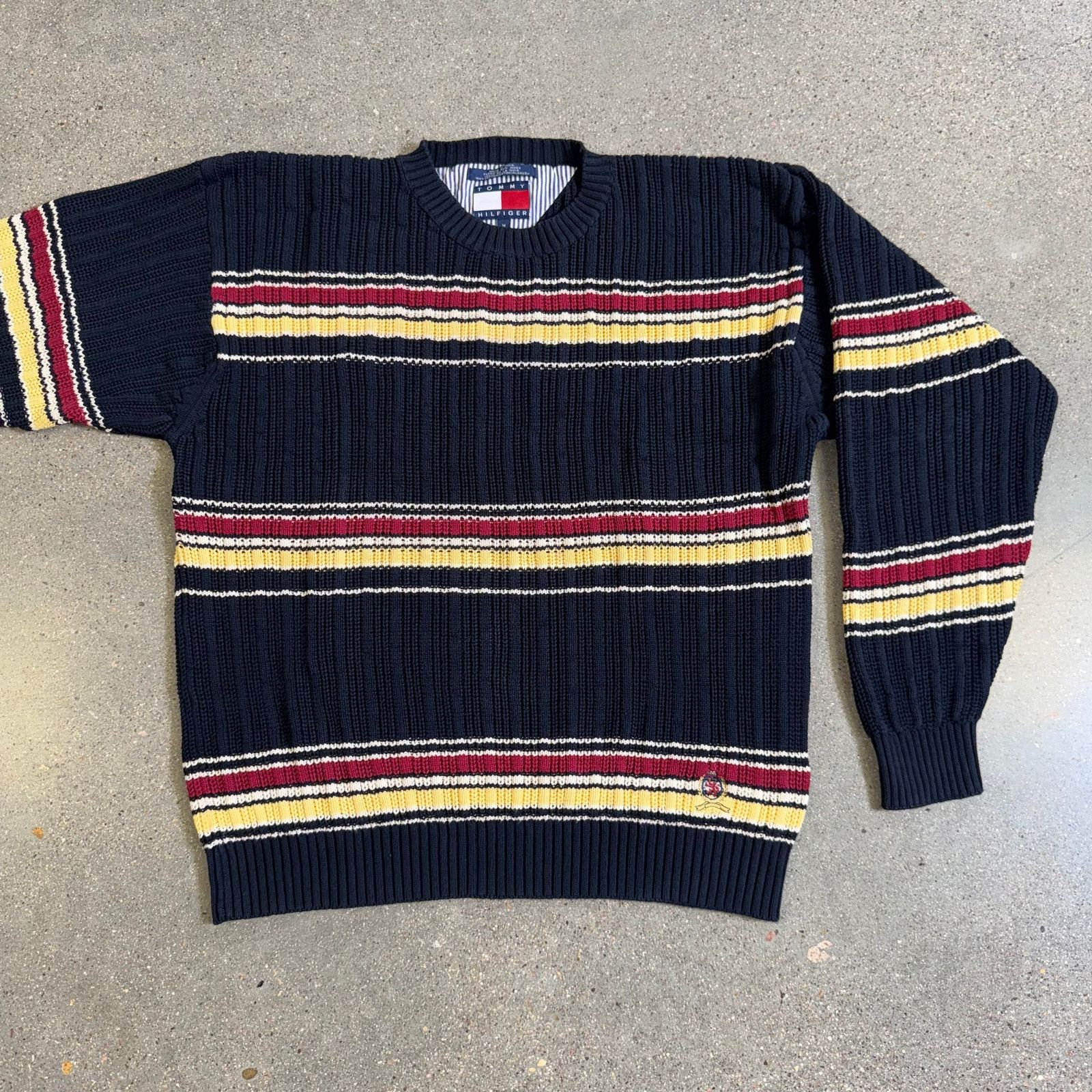 Tommy Hilfiger Vtg Tommy Hilfiger Crest Knit Sweater Navy Striped 90s Sz M Size US M / EU 48-50 / 2 - 3 Thumbnail