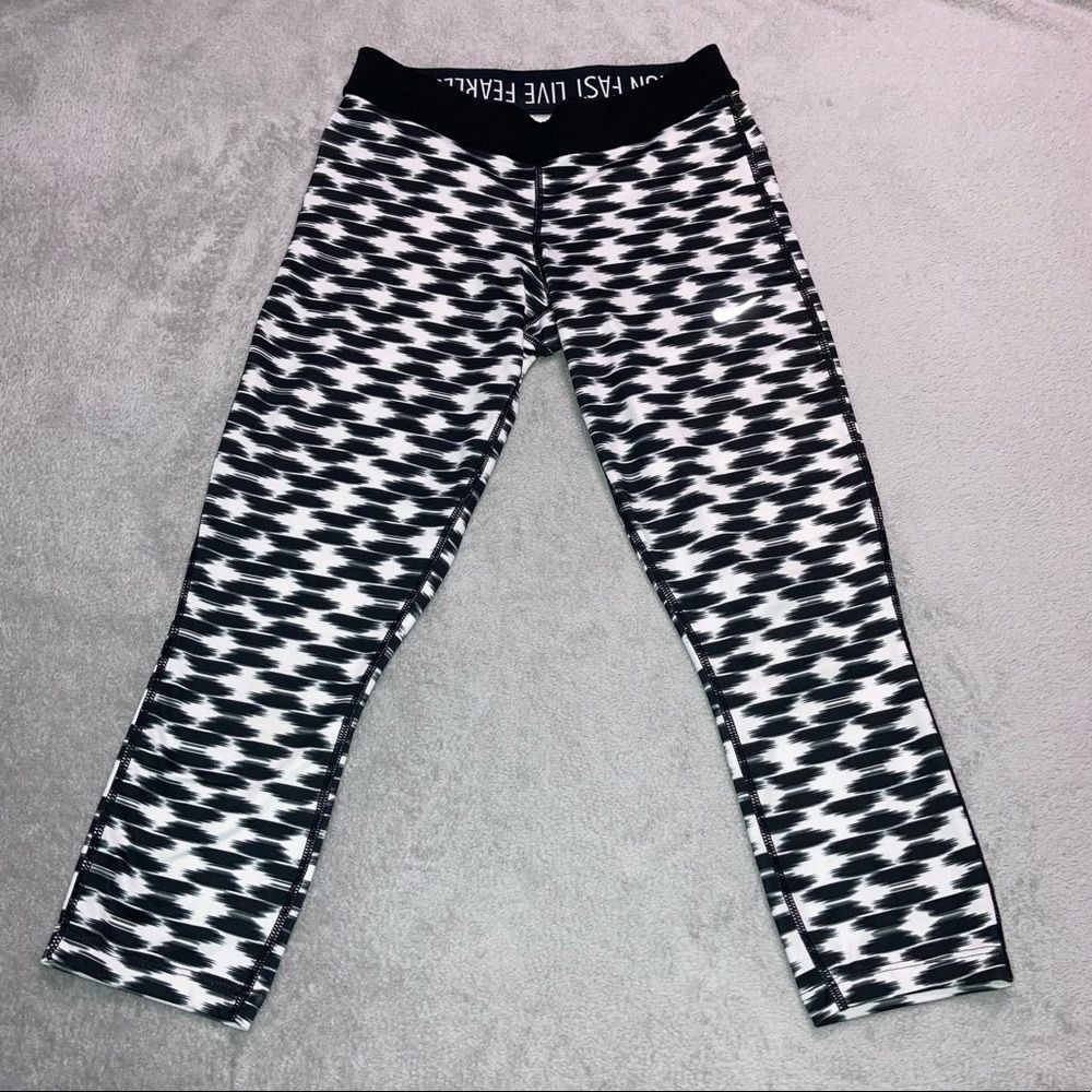 Nike Nike, Womens Relay Printed Cropped Boho Tribal Patterned Leg Size 25" / US 0 / IT 36 - 3 Thumbnail