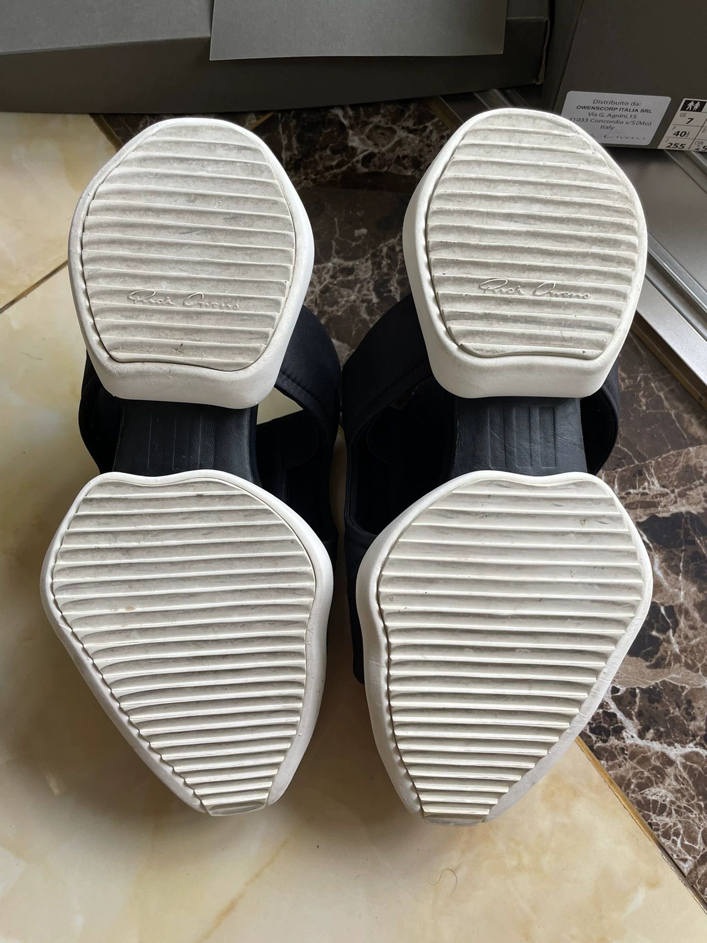 Rick Owens Rick Owens x Adidas Tank Slipper AQ2822 US7 (40) Size US 7 / EU 40 - 9 Thumbnail
