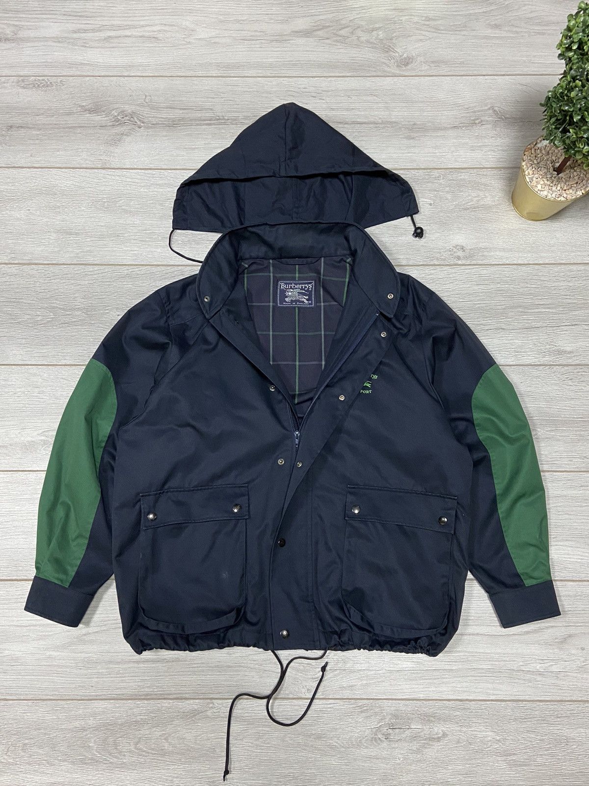 Burberry Burberry hooded check double color jacket Size US M / EU 48-50 / 2 - 1 Thumbnail