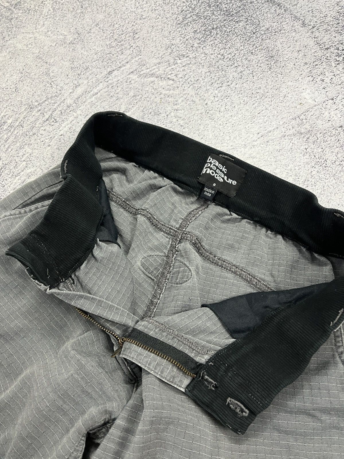 Japanese Brand Basic Pleasure Mode Japanese Cargo Baggy Pants Avant Garde Size 30" / US 8 / IT 44 - 14 Thumbnail