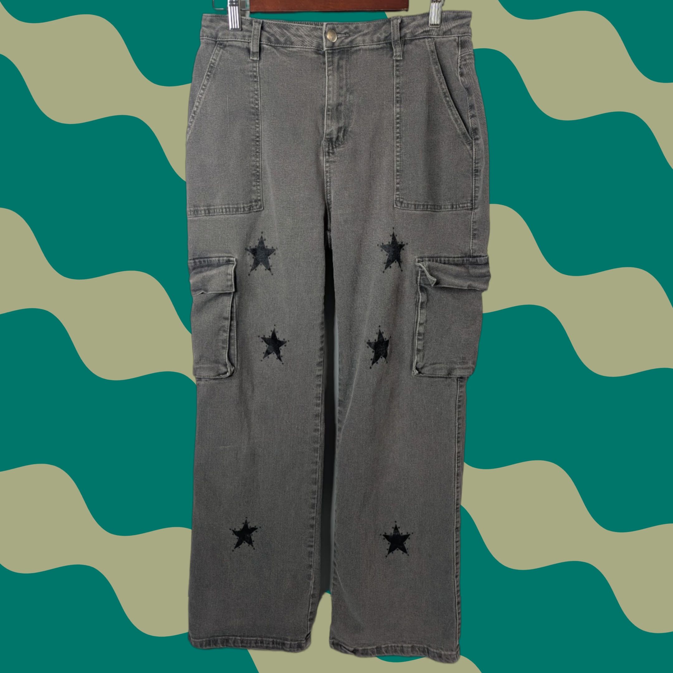 Hot Topic Hot Topic Jeans Gray Star Print Cargo Baggy Distressed Punk Goth Emo Shirt or Jeans? Size 32" / US 10 / IT 46 - 1 Thumbnail