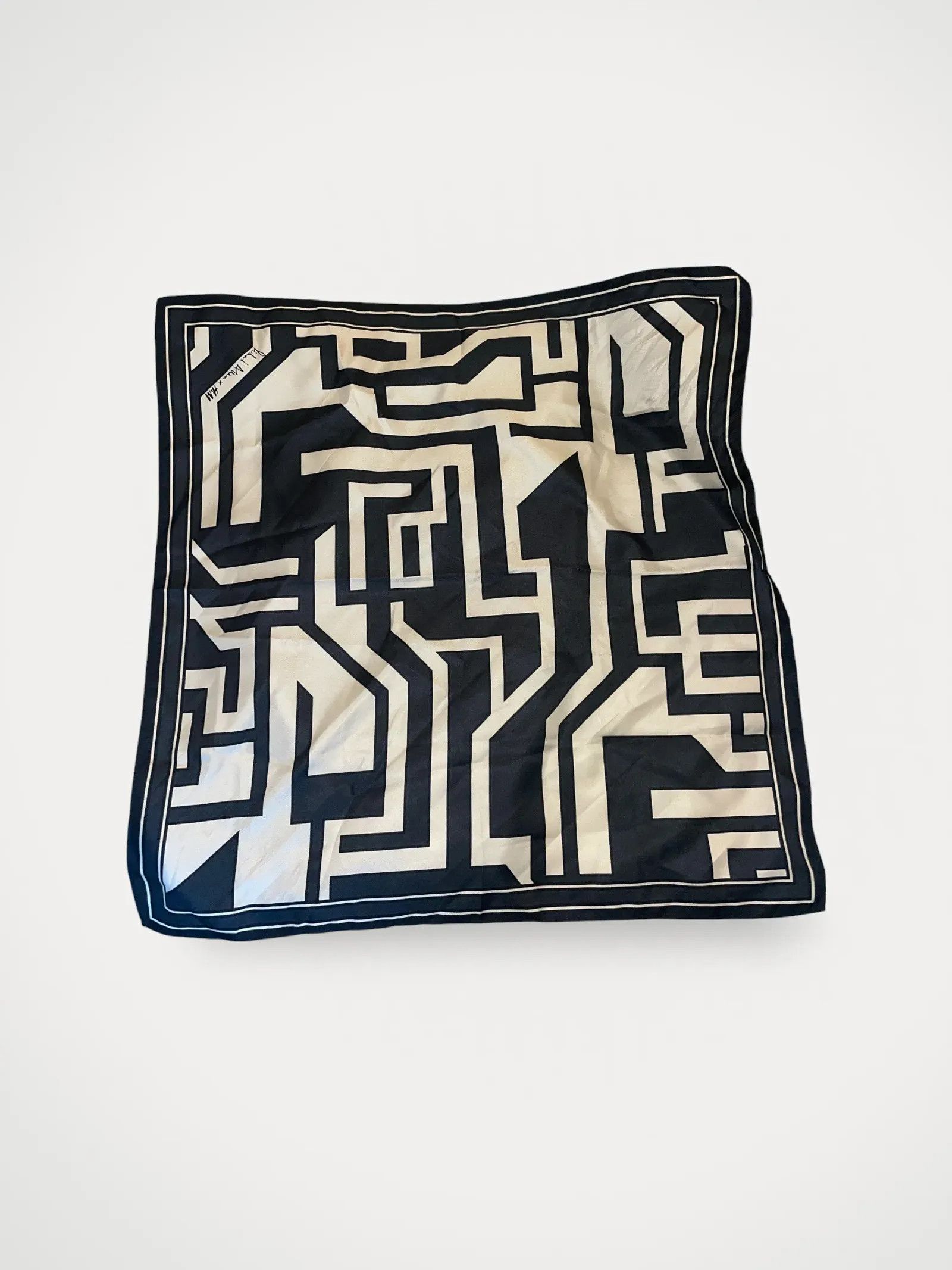 H&M Richard Allan x H&M Scarf Size ONE SIZE - 1 Thumbnail