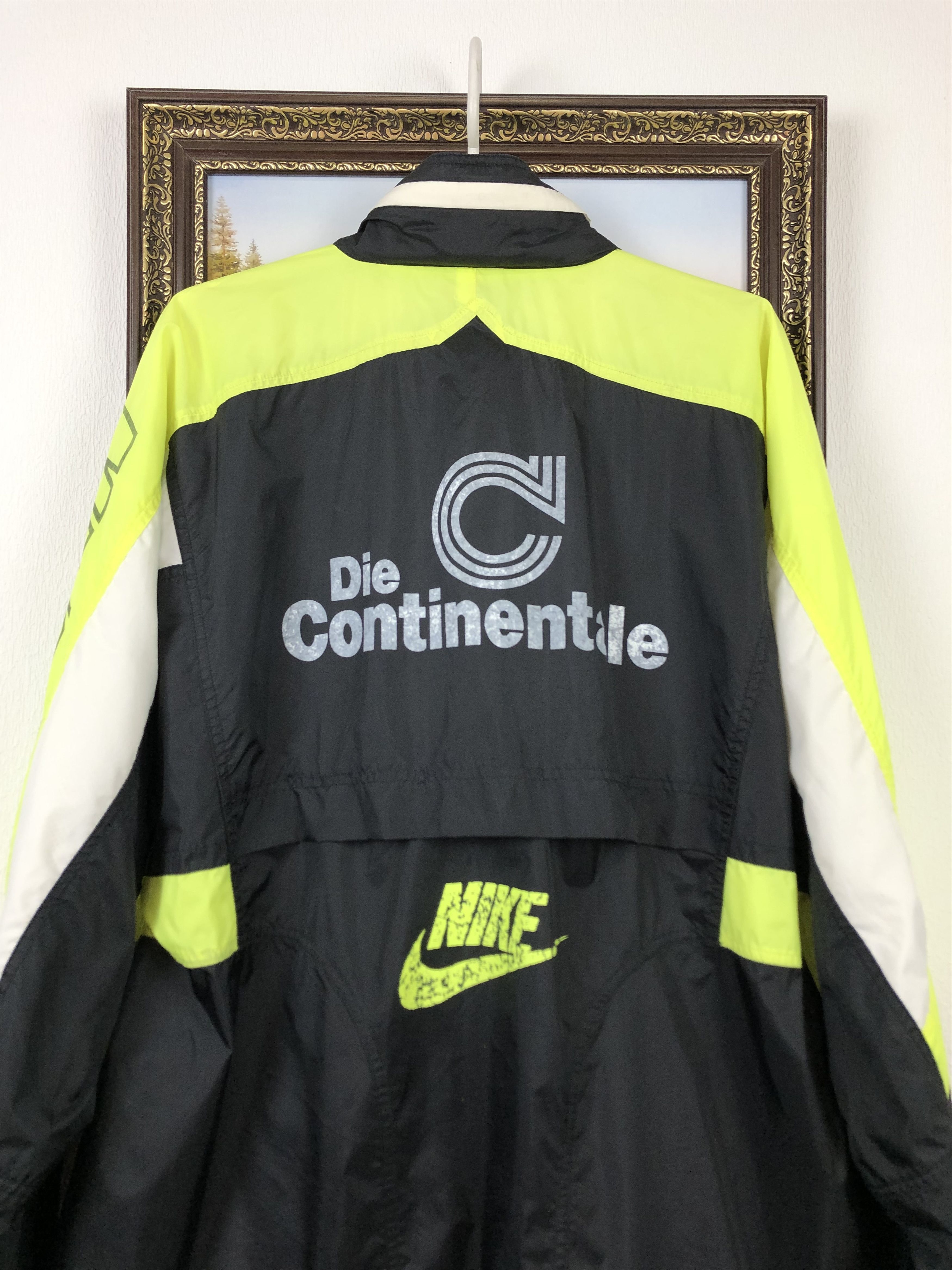 Nike Vintage Borussia Dortmund Football Jacket Soccer Windbreaker Size US L / EU 52-54 / 3 - 16 Thumbnail