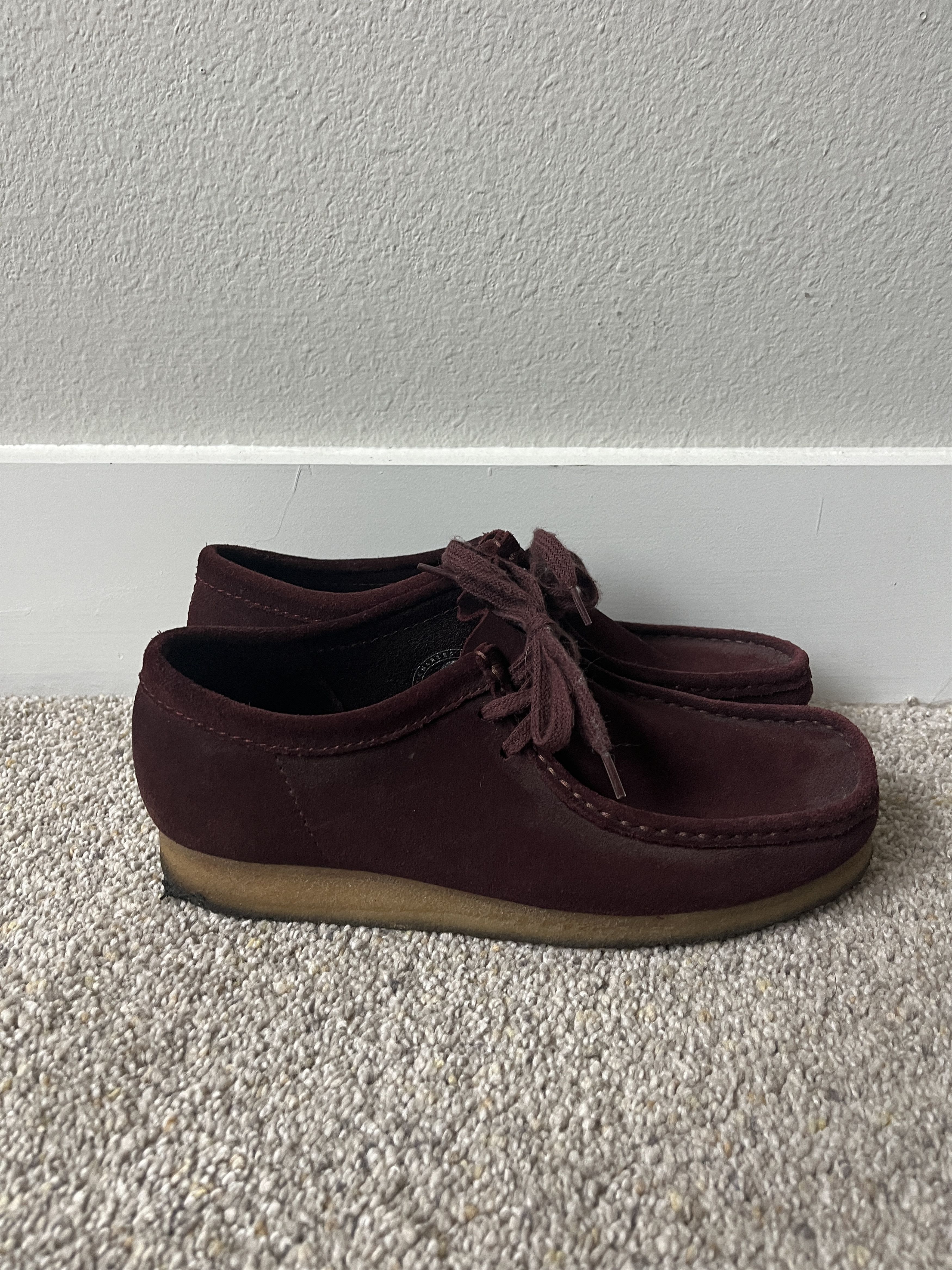 Clarks Clarks Wallabee Low Burgundy Plum Size US 8 / EU 41 - 1 Thumbnail