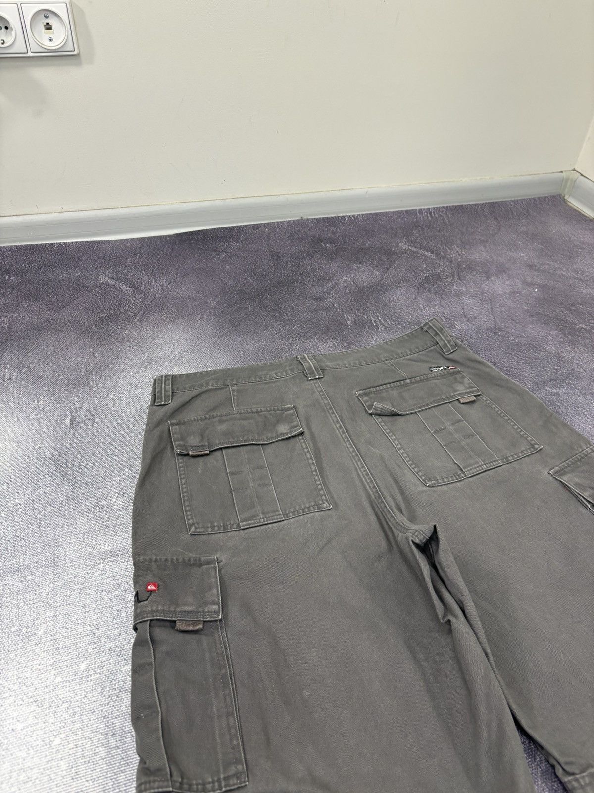 Quiksilver Vintage Quiksilver 2000s Y2K Gray Utility Baggy Cargo Shorts Size US 34 / EU 50 - 13 Thumbnail