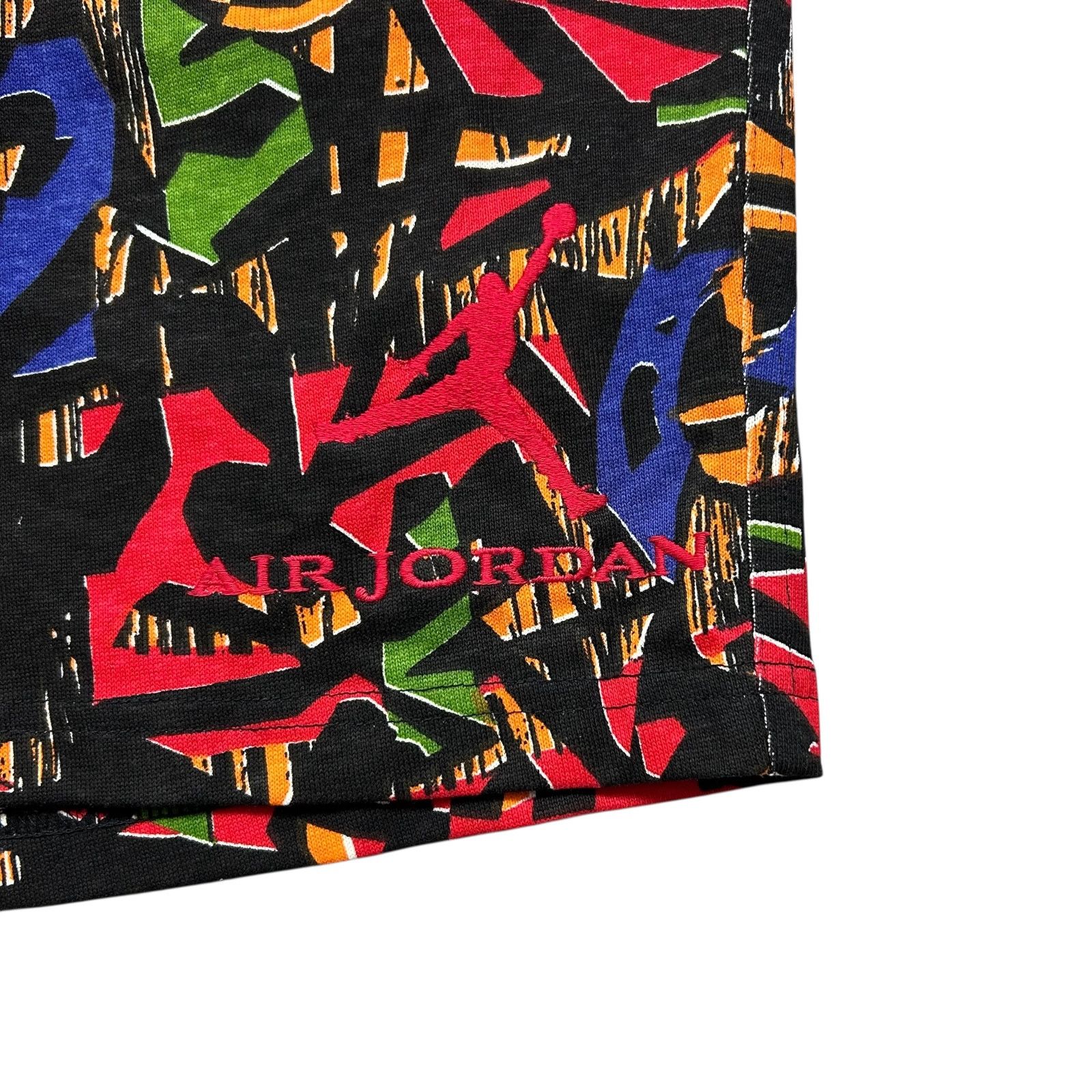 Nike RARE DS VTG 90s NBA NIKE AIR JORDAN AOP SHORTS ABSTRACT Size US 30 / EU 46 - 3 Thumbnail