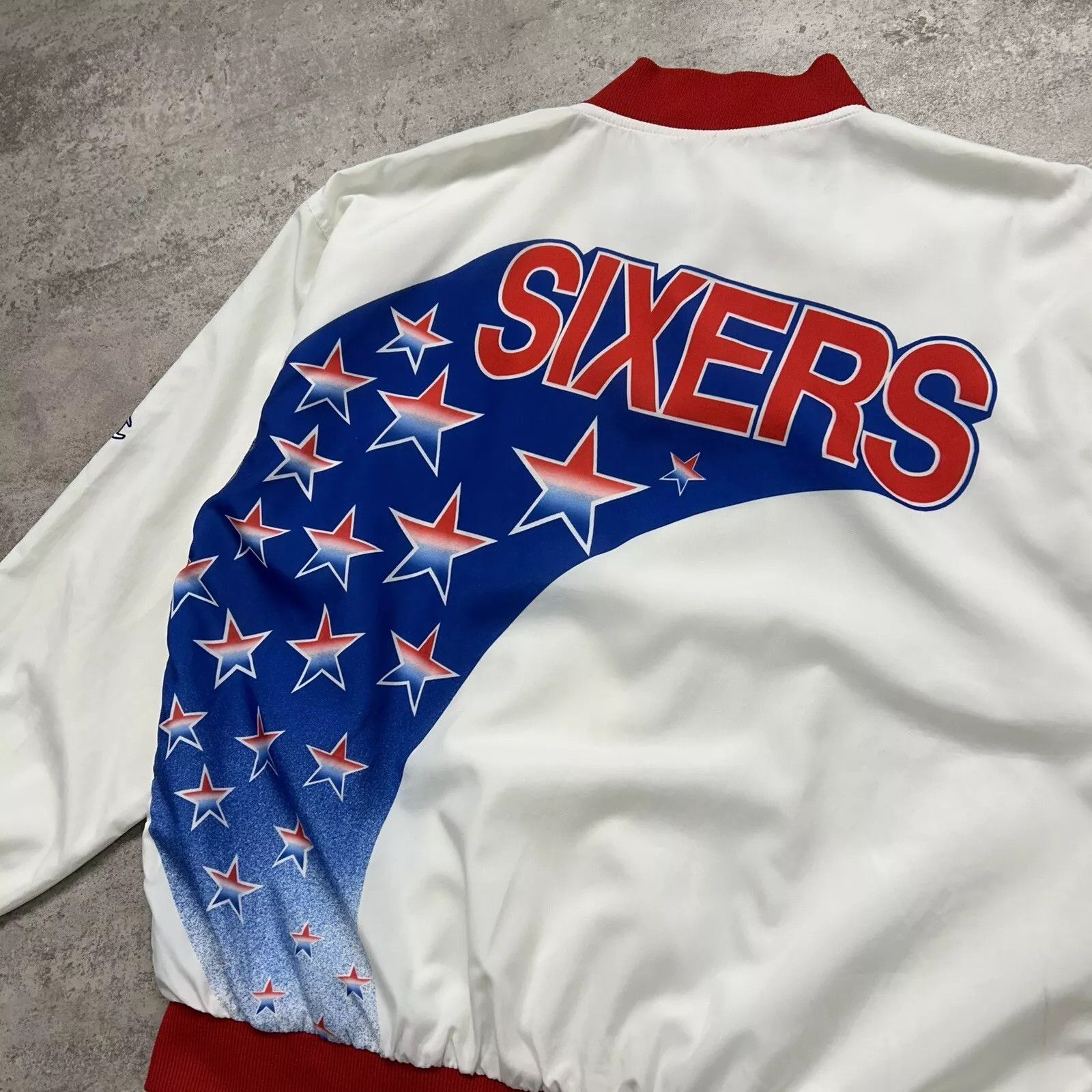 NBA × Vintage PHILADELPHIA 76ERS CHAMPION WARM UP SHOOTING JACKET SIZE L Size US L / EU 52-54 / 3 - 4 Thumbnail