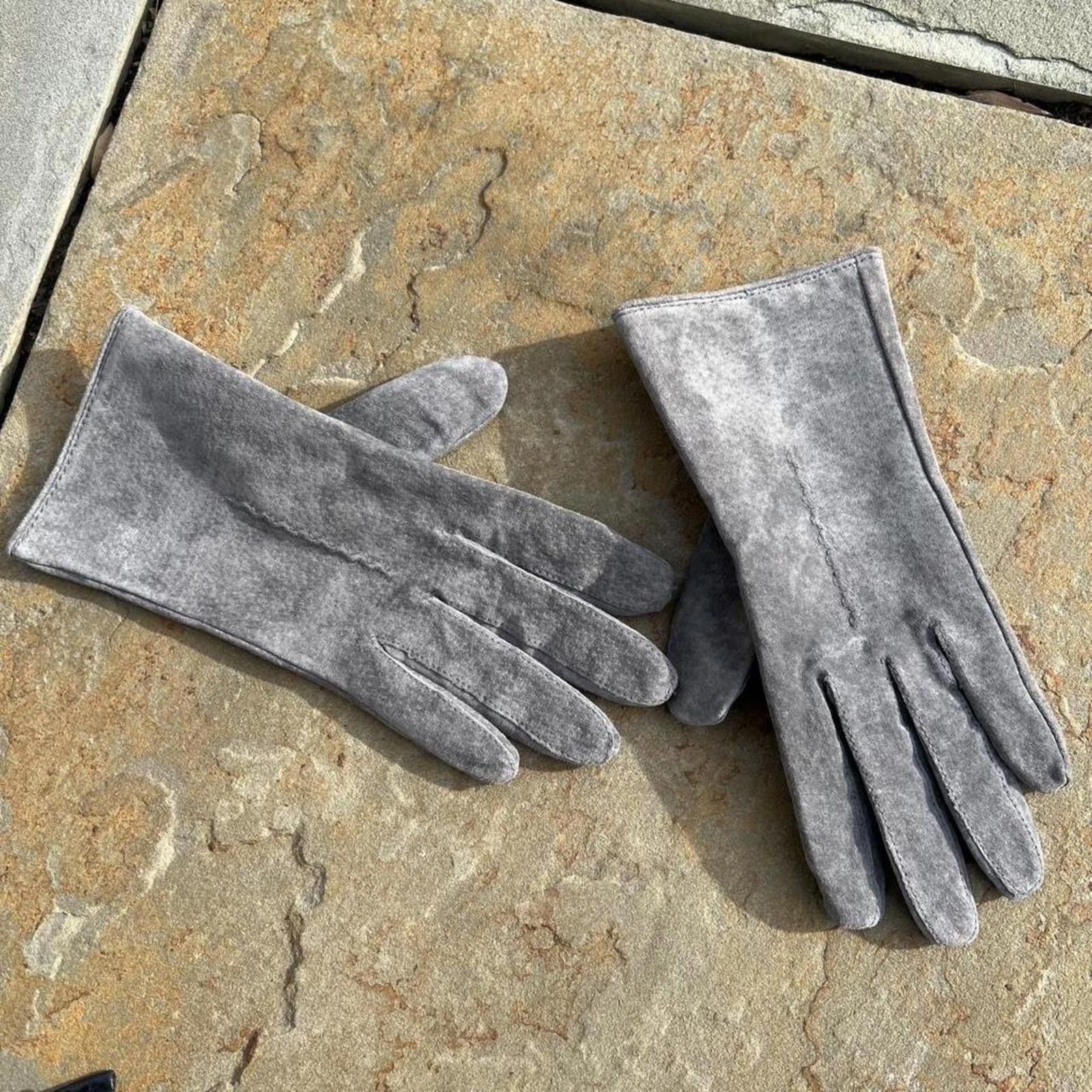 Vintage Vintage 90s Grey Suede Leather Gloves Size ONE SIZE - 1 Thumbnail
