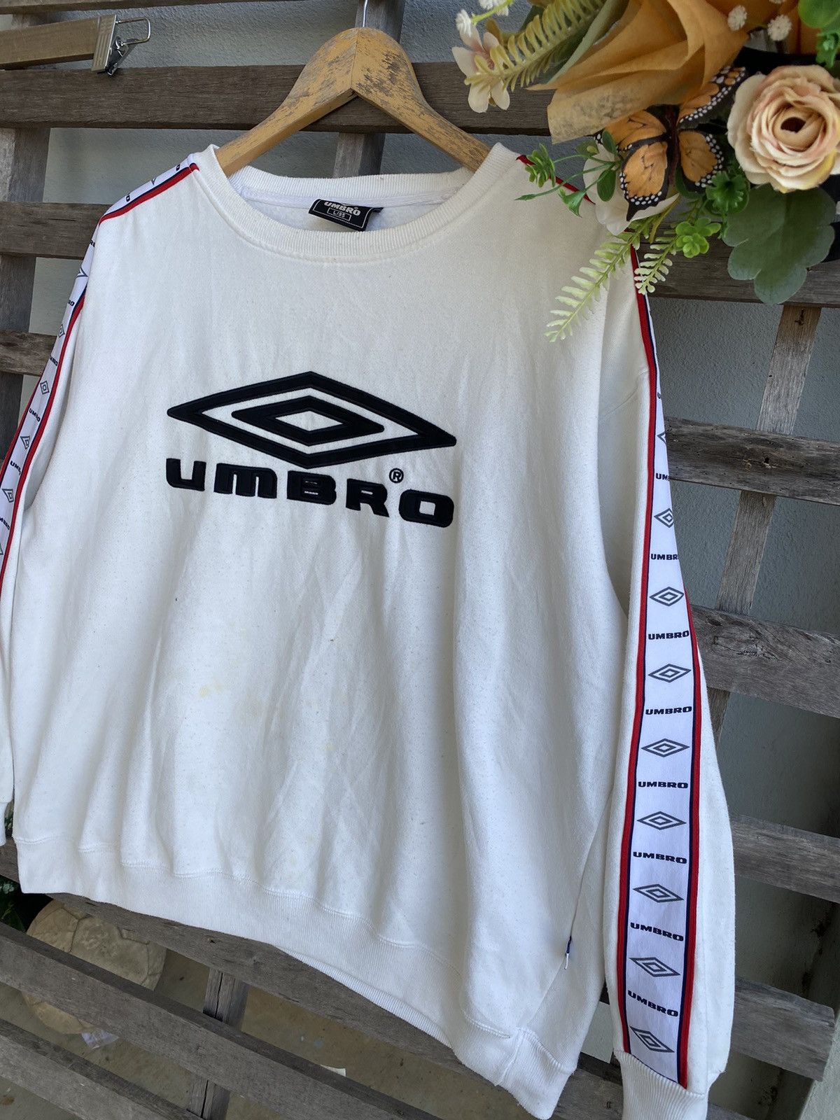 Umbro Vintage Umbro Logo Crewneck Sweatshirt Size US L / EU 52-54 / 3 - 3 Thumbnail