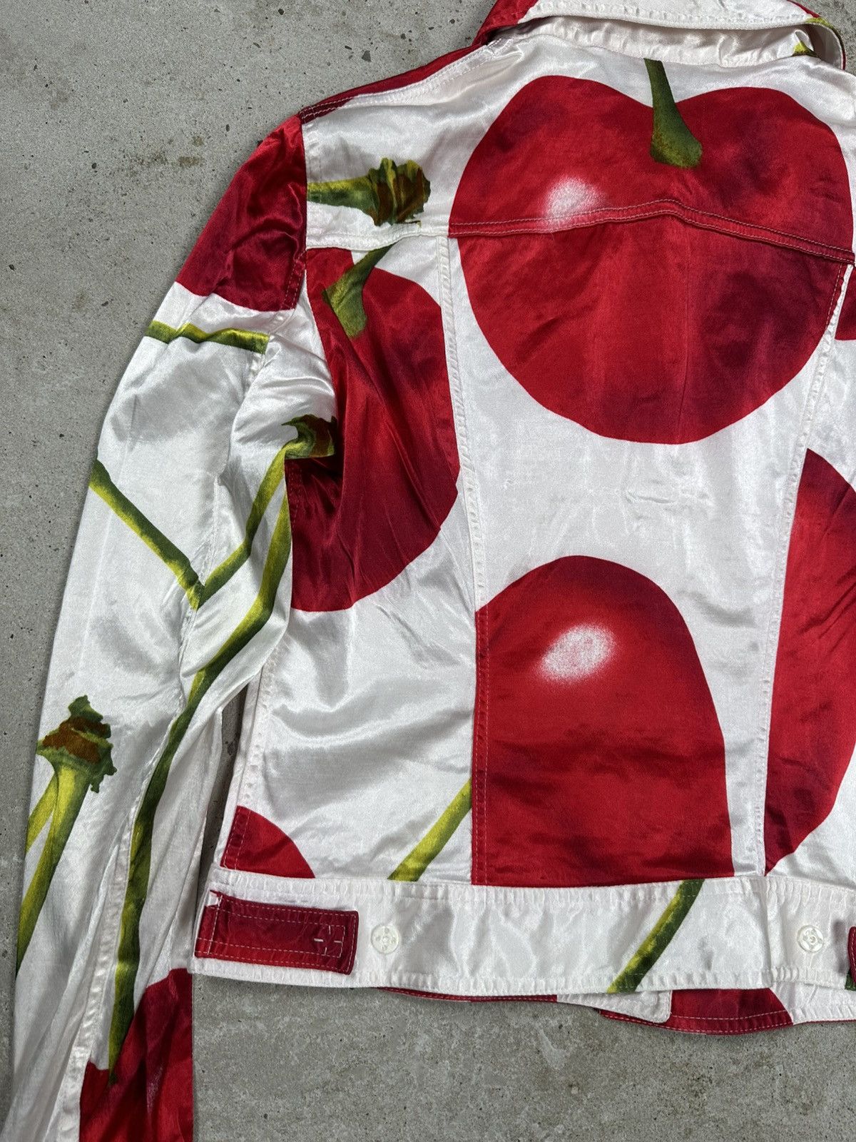 Dolce & Gabbana Vintage 90s Dolce & Gabbana Satin Cherry Print Jacket Size L / US 10 / IT 46 - 13 Thumbnail