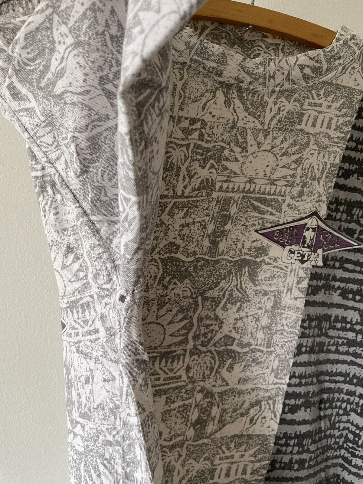 Vintage Baggy Vintage 90s Surfer Tiki Beach tee Size US S / EU 44-46 / 1 - 13 Thumbnail