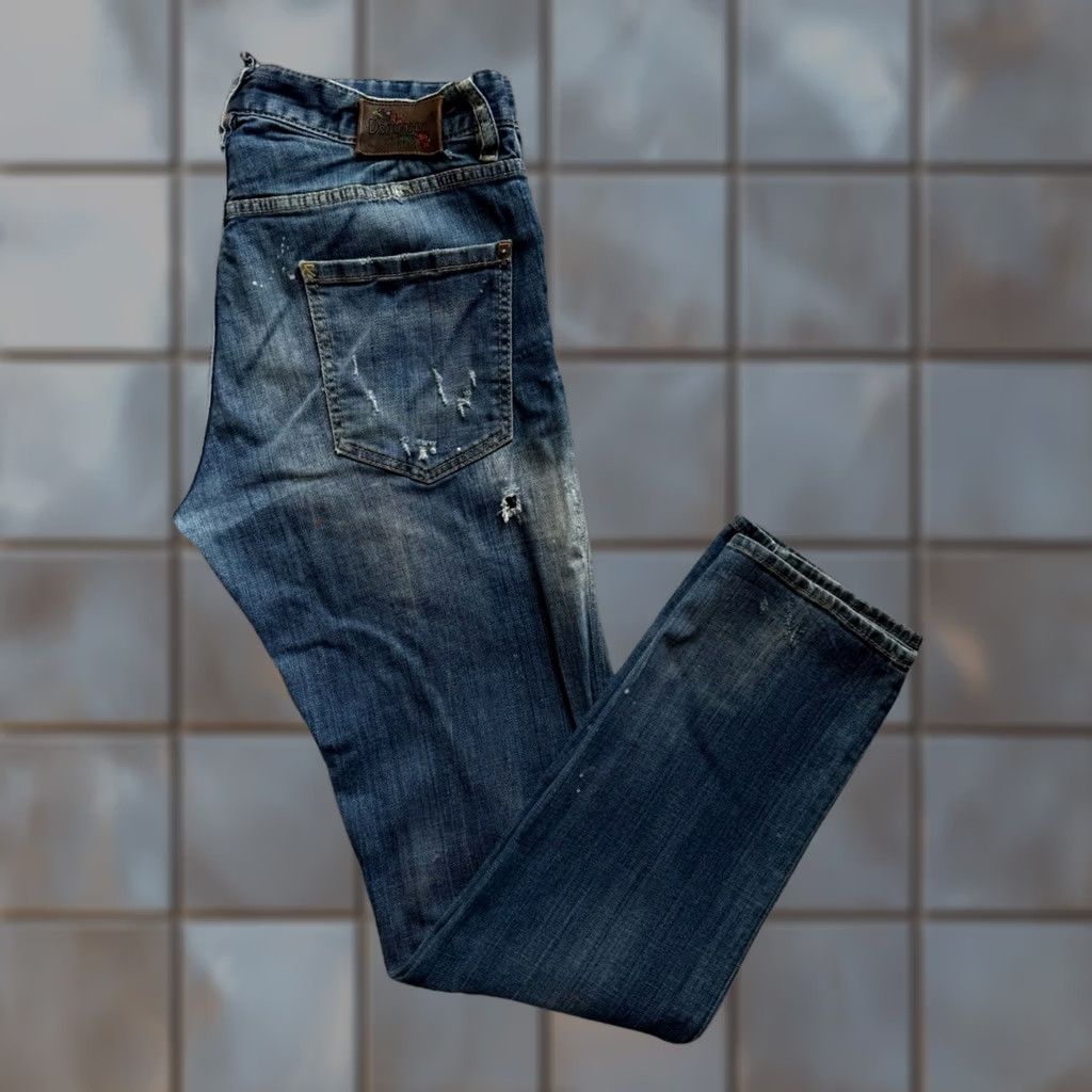 Dsquared2 Dsquared2 Jeans 33 Blue Distressed Button Fly Workwear Made in Italy New York Mens Jeans Slim 33 Distressed Denim Solid Medium Cotton Button Inseam 32 Size US 33 - 1 Thumbnail