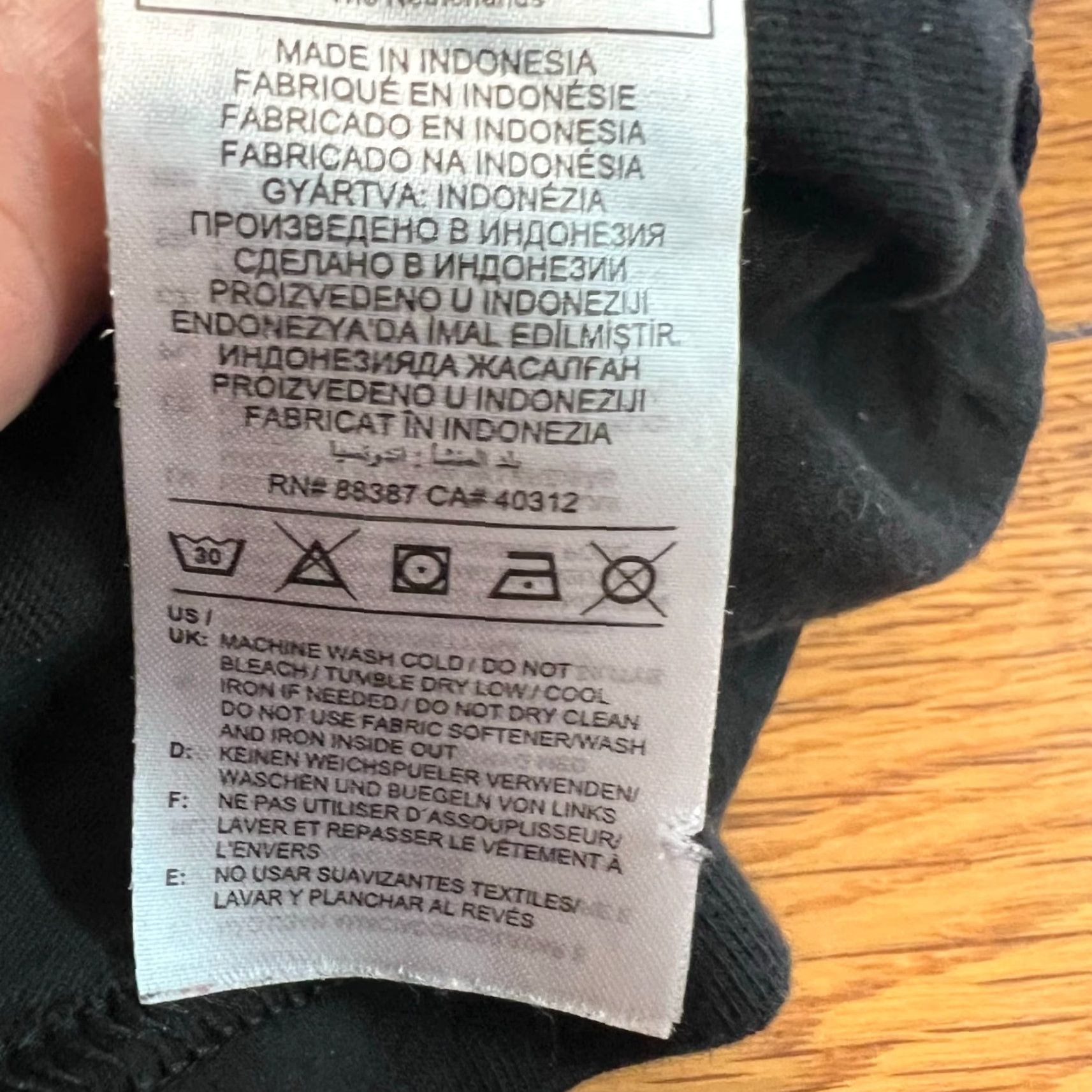 Adidas VINTAGE adidas Originals Smile Graphics T-shirt Adult XL Black Size US XL / EU 56 / 4 - 6 Thumbnail