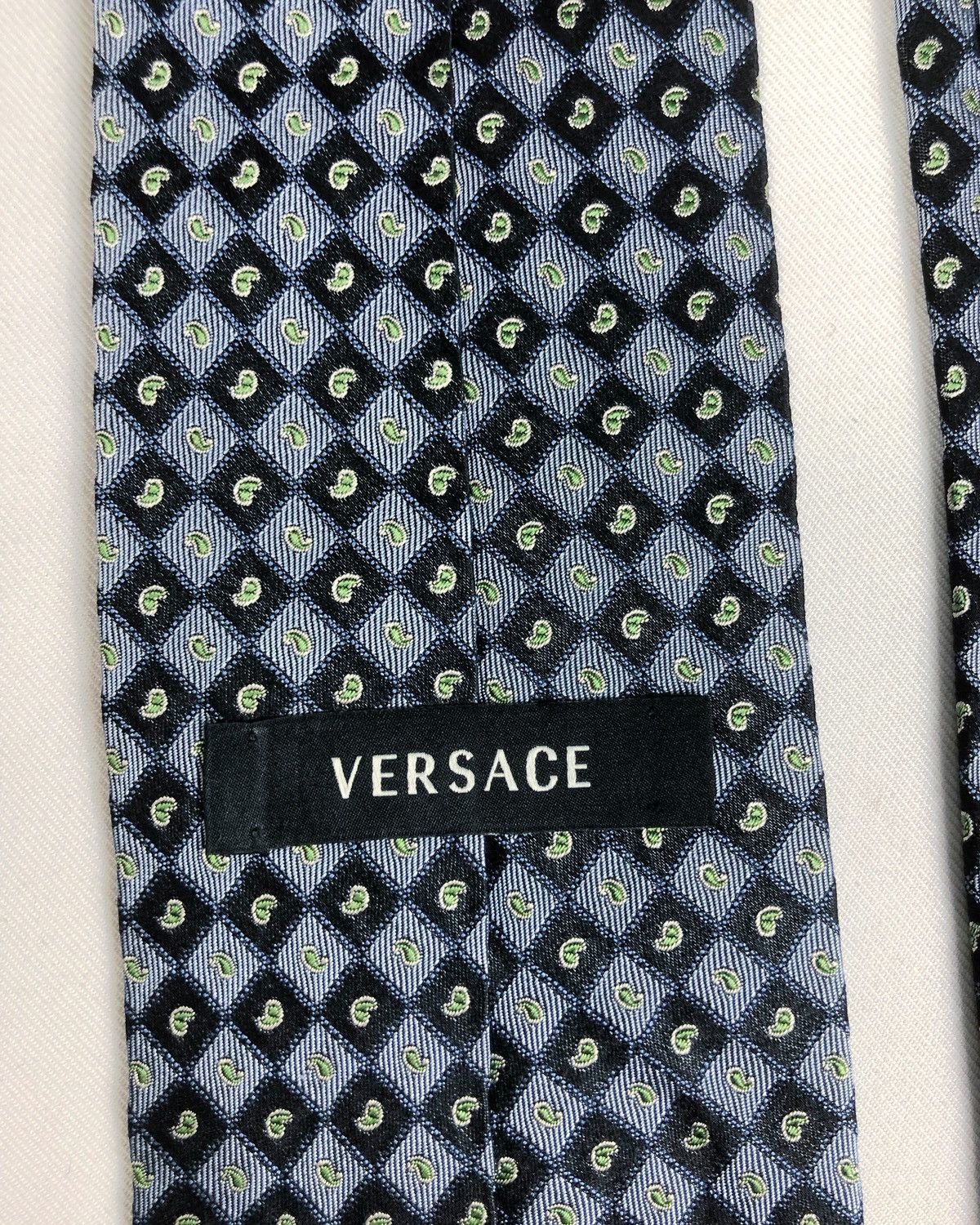 Versace Rare Versace Medusa Paisley Silk Tie Made in Italy Size ONE SIZE - 7 Thumbnail