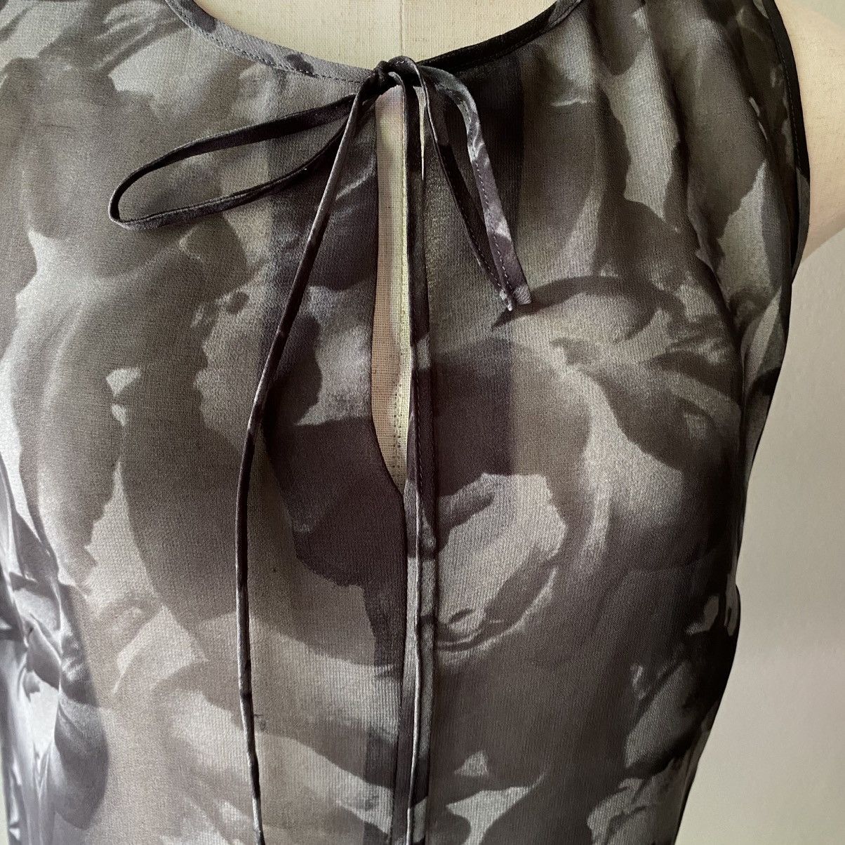 Givenchy GIVENCHY Transparent Gray Floral Sleeveless Blouse Size M / US 6-8 / IT 42-44 - 19 Thumbnail