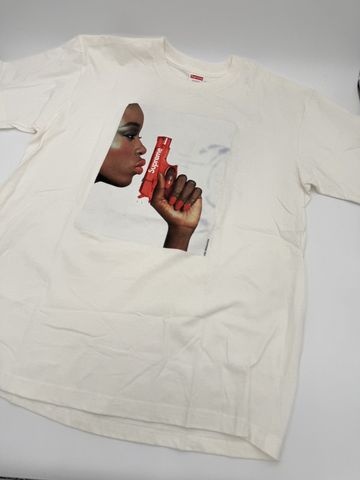 Supreme Supreme Water Pistol Tee Size US M / EU 48-50 / 2 - 5 Thumbnail