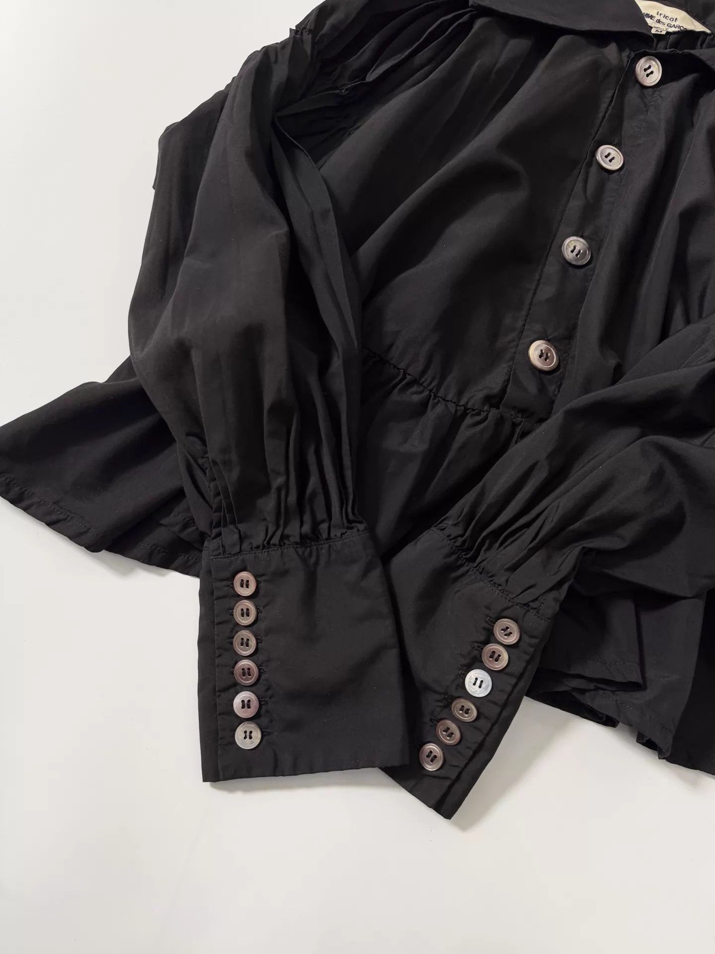 Comme des Garcons Comme des Garçons Pleated Black Shirt M Cuff Buttons Size M / US 6-8 / IT 42-44 - 4 Thumbnail