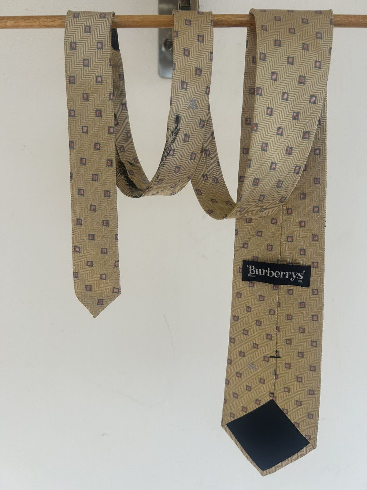Burberry Burberrys Vintage Tie Gold Size ONE SIZE - 2 Thumbnail