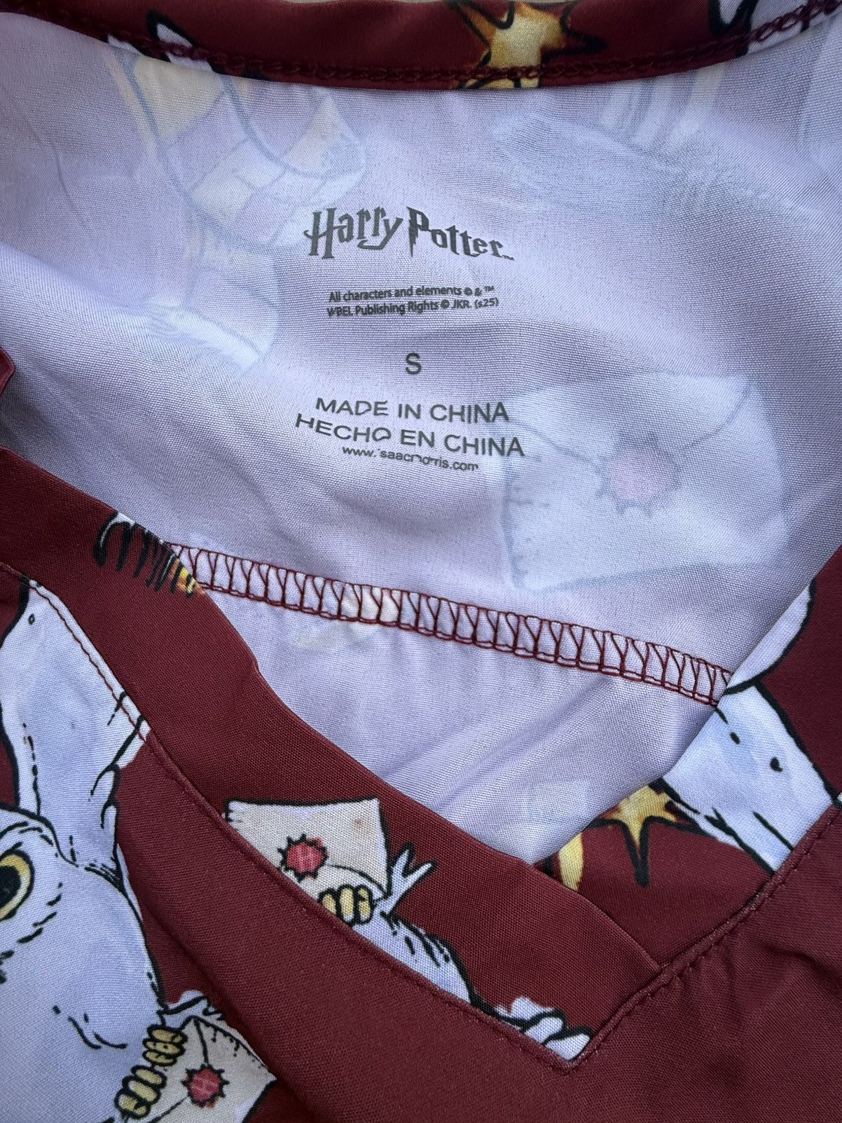 Other Harry Potter Womens Scrub Top Gryffindor Hedwig Owl Merlot Size S / US 4 / IT 40 - 8 Thumbnail