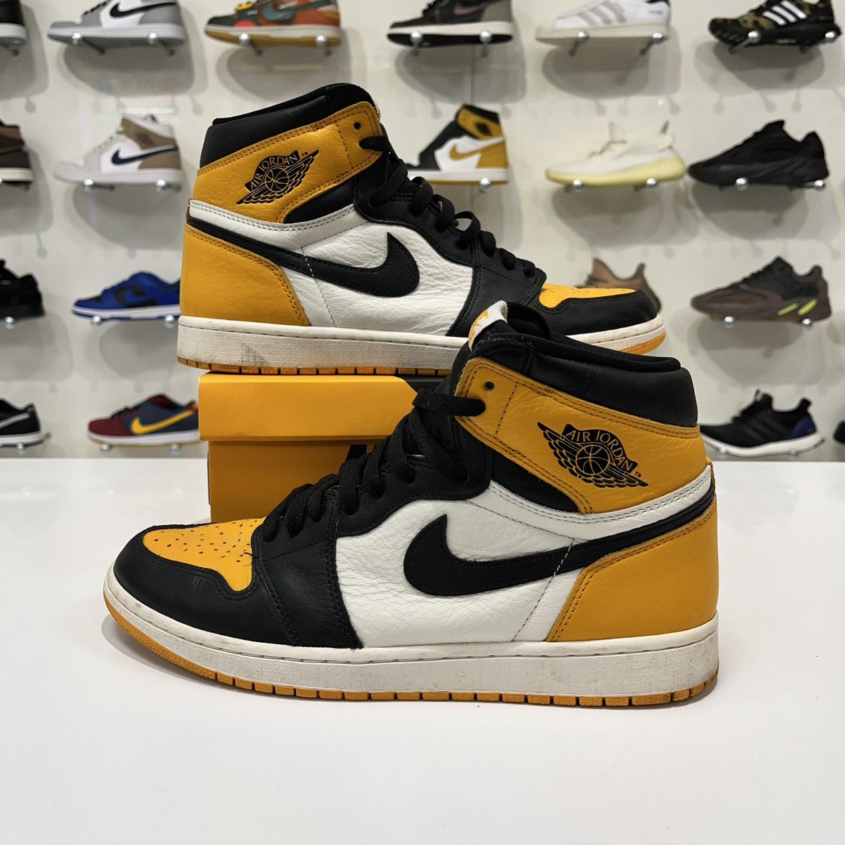 Nike Air Jordan 1 Retro High OG Taxi Size US 11 / EU 44 - 1 Thumbnail