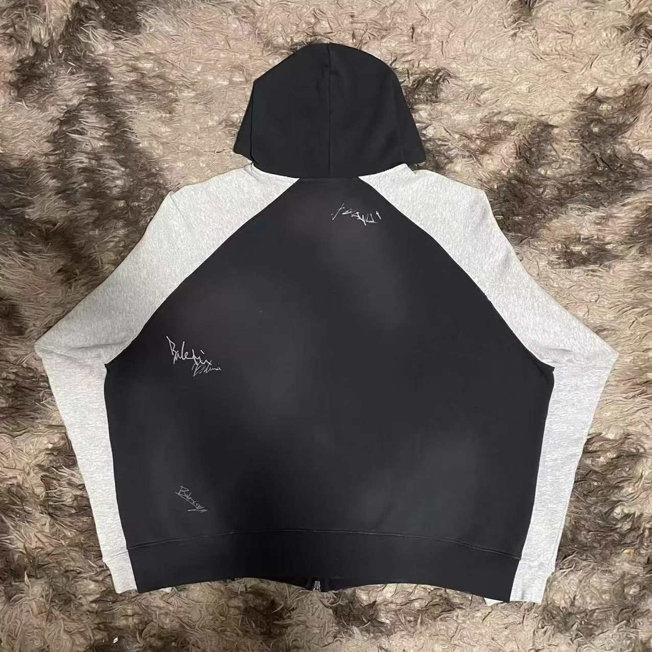 Balenciaga Balenciaga 25 Graffiti Dropped Shldr Zip Hoodie L Size L / US 10 / IT 46 - 2 Thumbnail