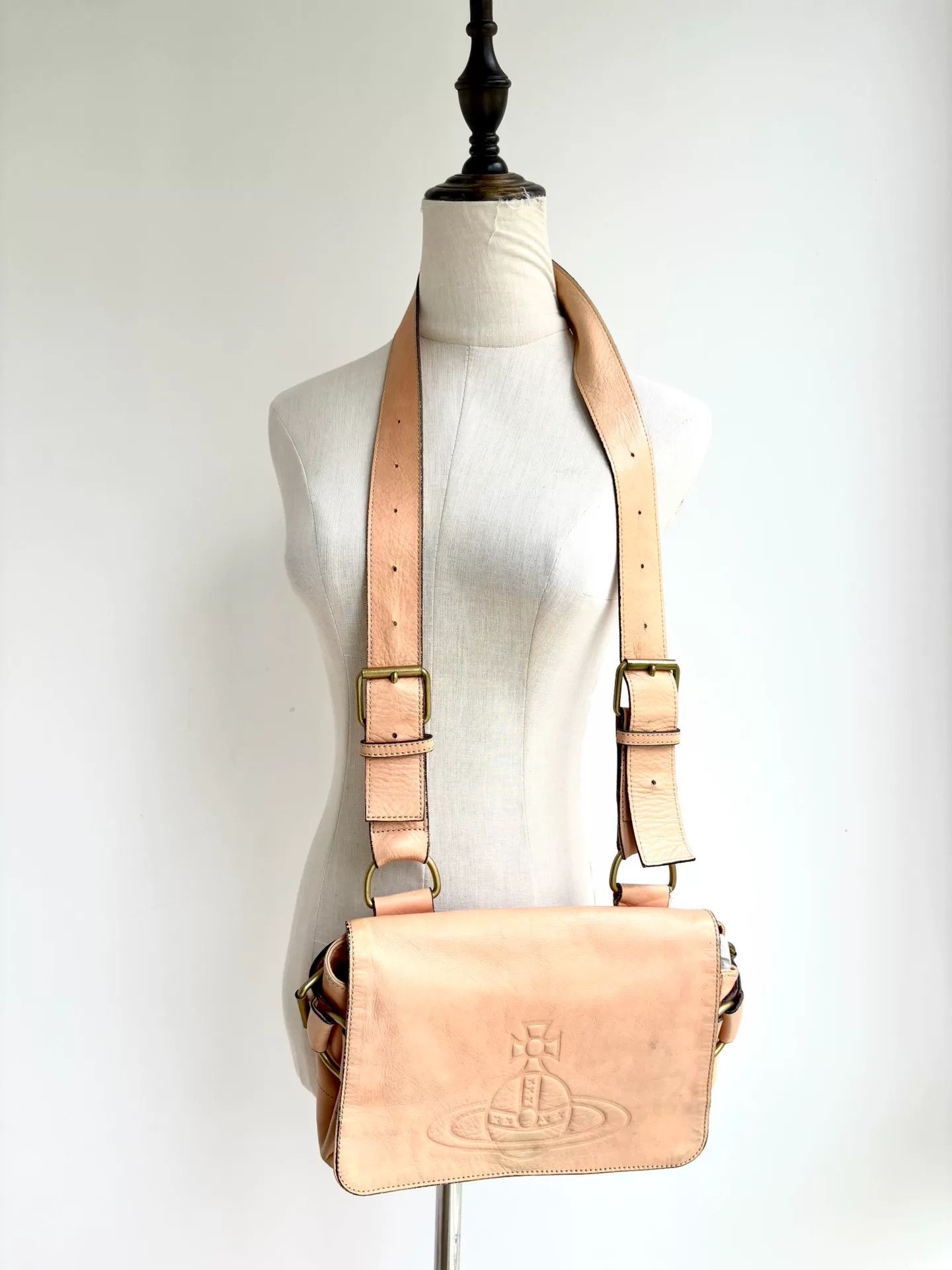 Vivienne Westwood Vivienne Westwood Vintage Beige Saturn Crossbody Size ONE SIZE - 1 Thumbnail