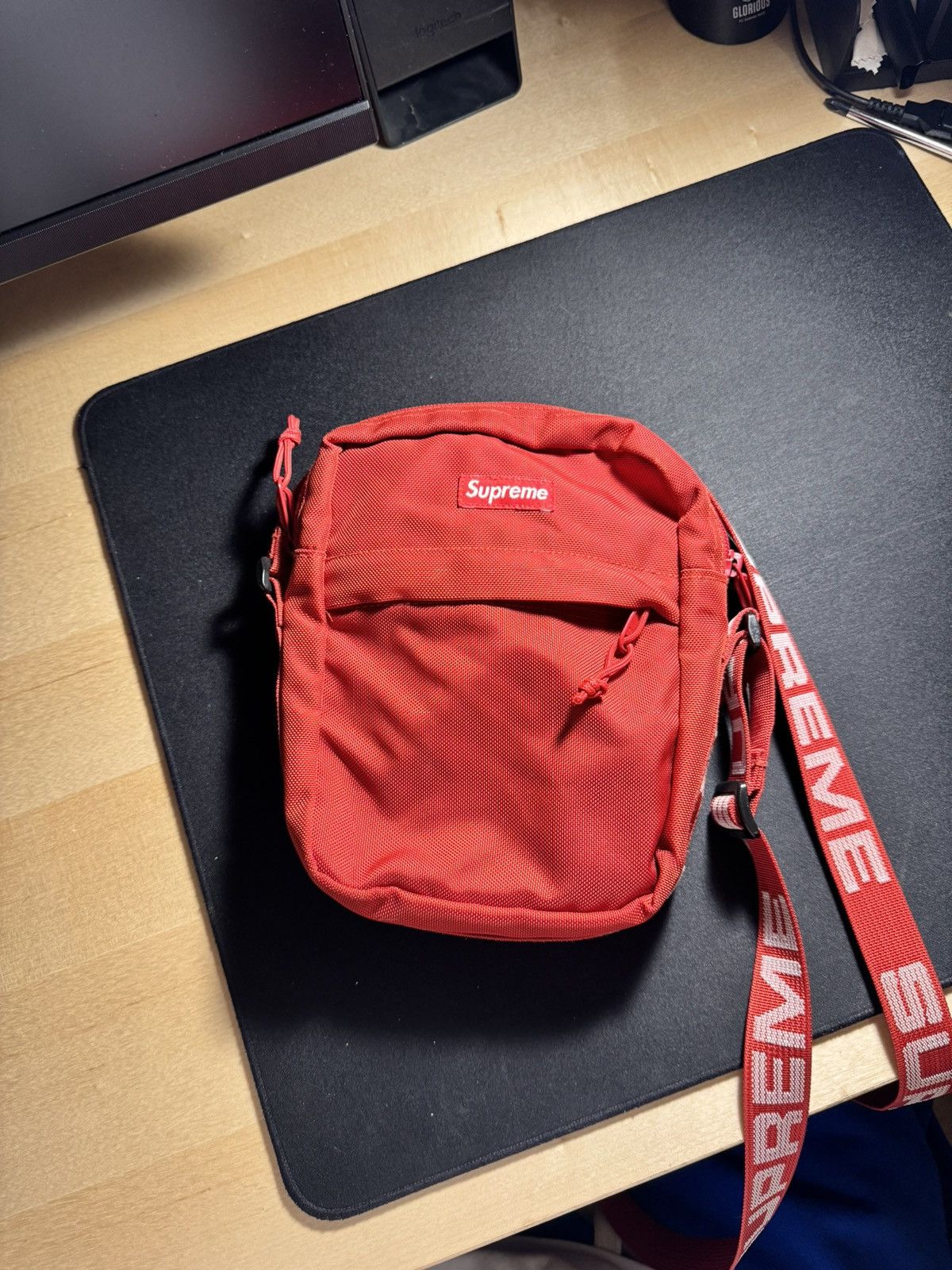 Grailed supreme shoulder bag clearance