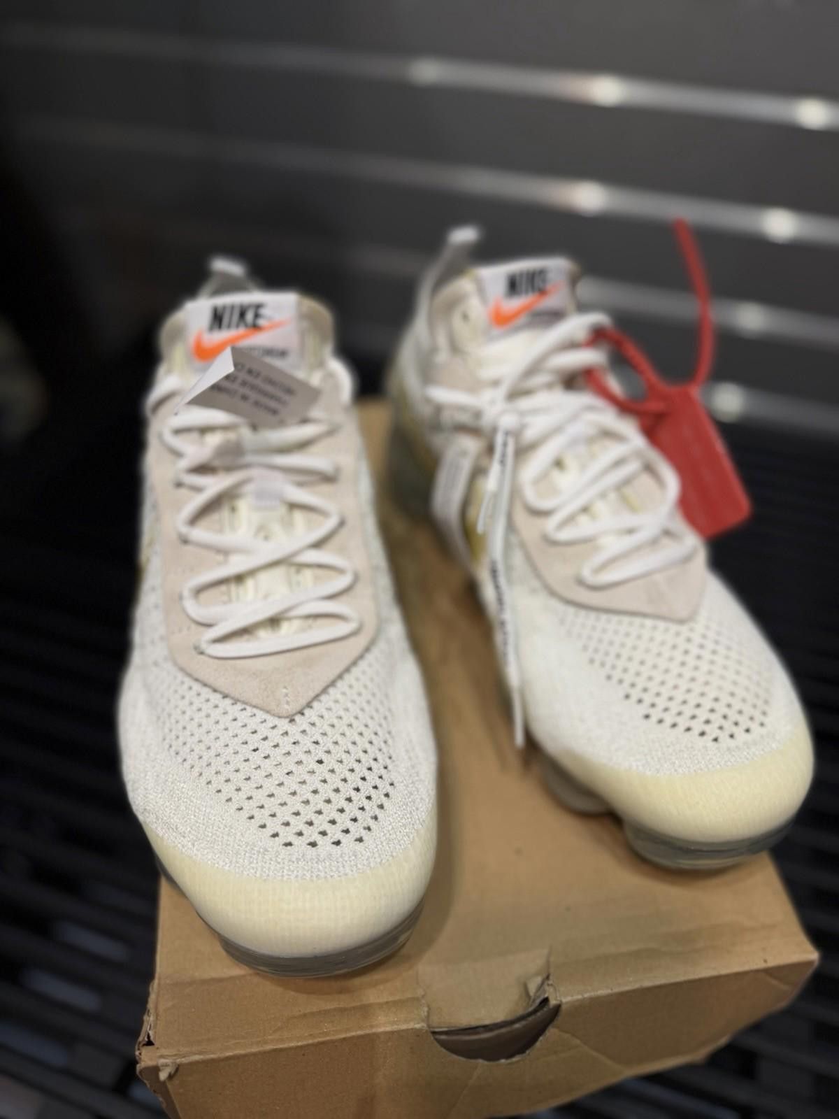 Nike 2018 Nike Off-White x Air VaporMax Style AA3831-100 Size 9M Size US 9 / EU 42 - 11 Thumbnail