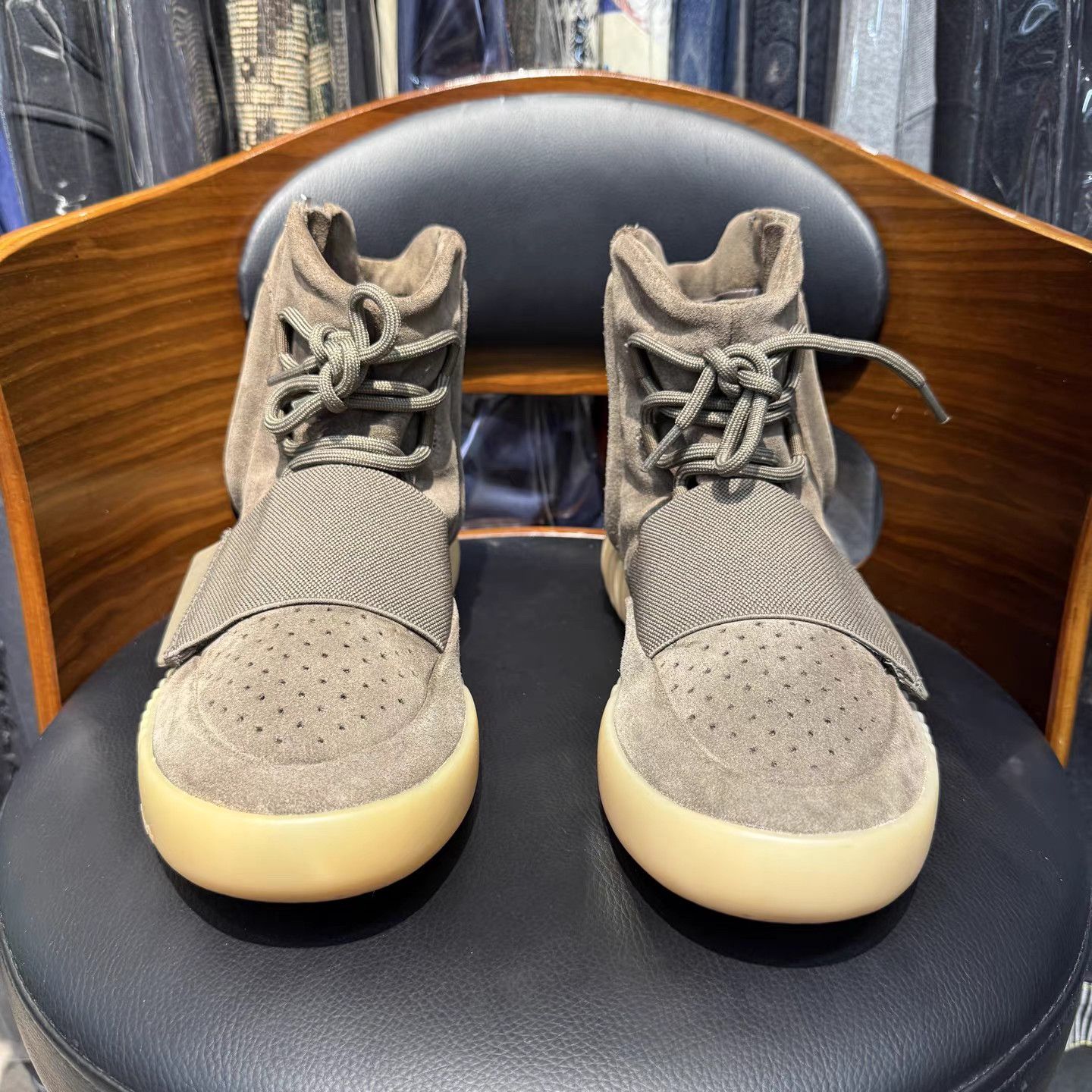 Adidas adidas Yeezy Boost 750 Chocolate K15 Size US 9 / EU 42 - 2 Thumbnail