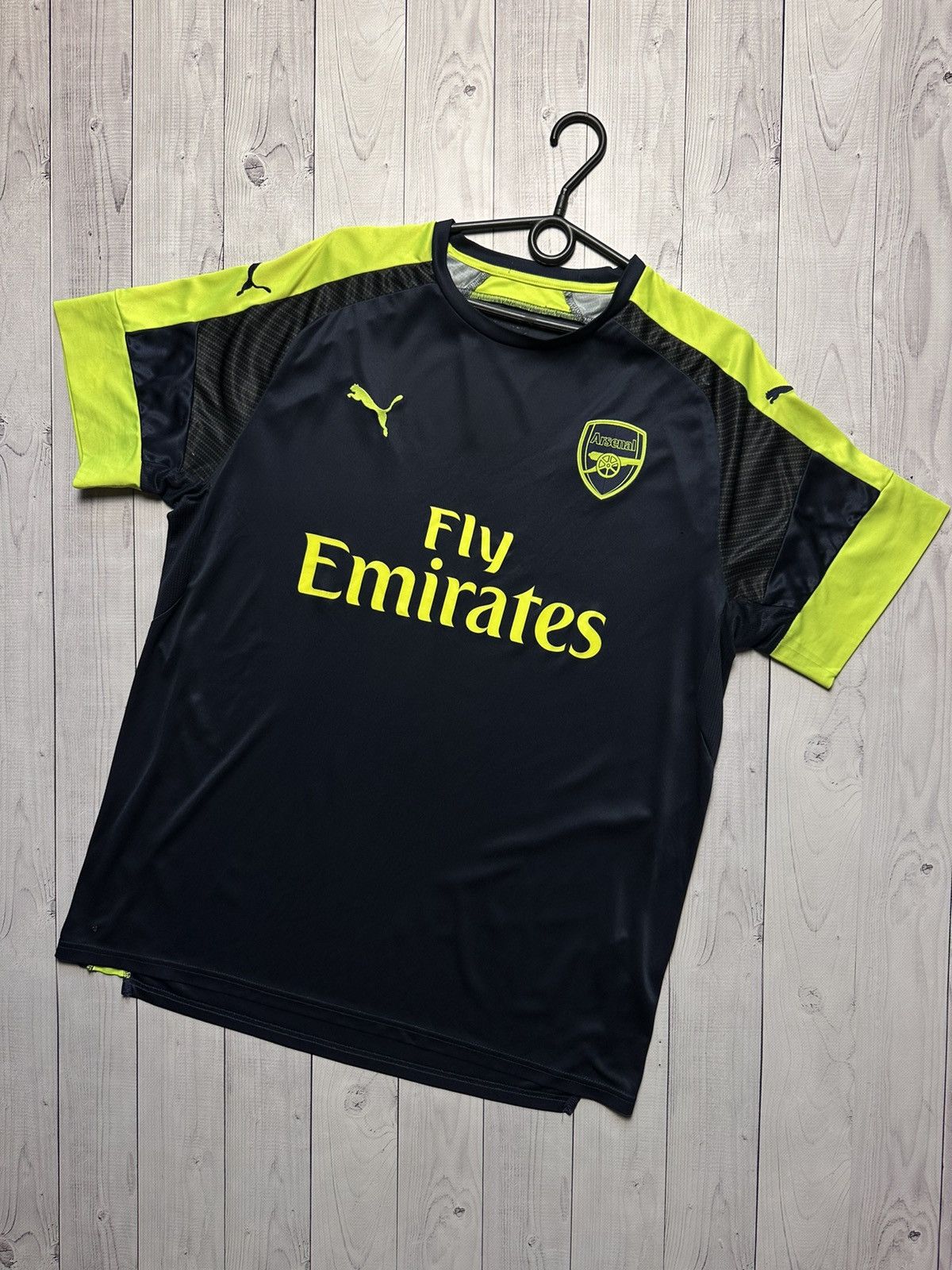 Vintage puma Arsenal soccer jersey size XL logo