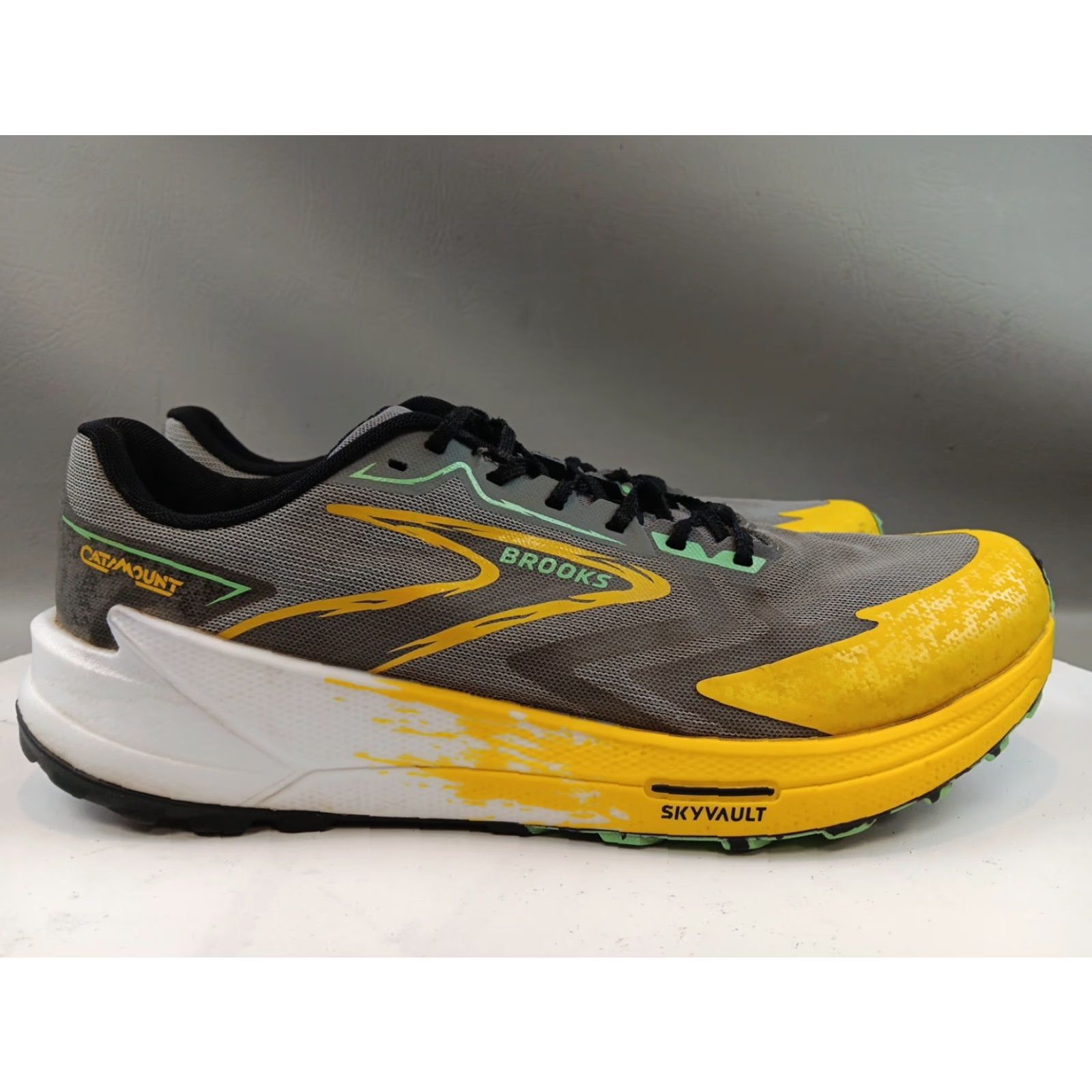 Brooks Brooks Catamount Sneaker Men 15 Lemon Chrome Sedona Sage Yellow Breathable Cushioned D Rubber Cleat Shoe Size US 14 / EU 47 - 7 Thumbnail