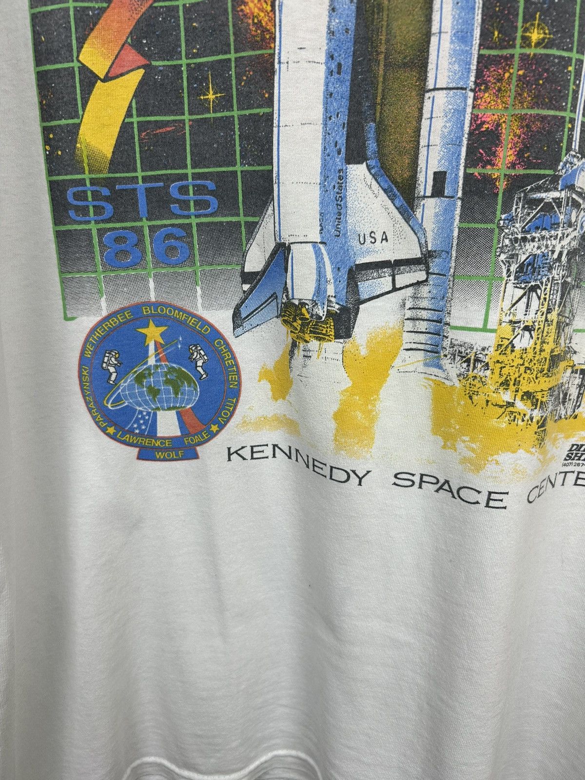 NASA × Vintage Vintage Nasa Kennedy Space Center Florida 1997 Tee Shirt Size US L / EU 52-54 / 3 - 9 Thumbnail