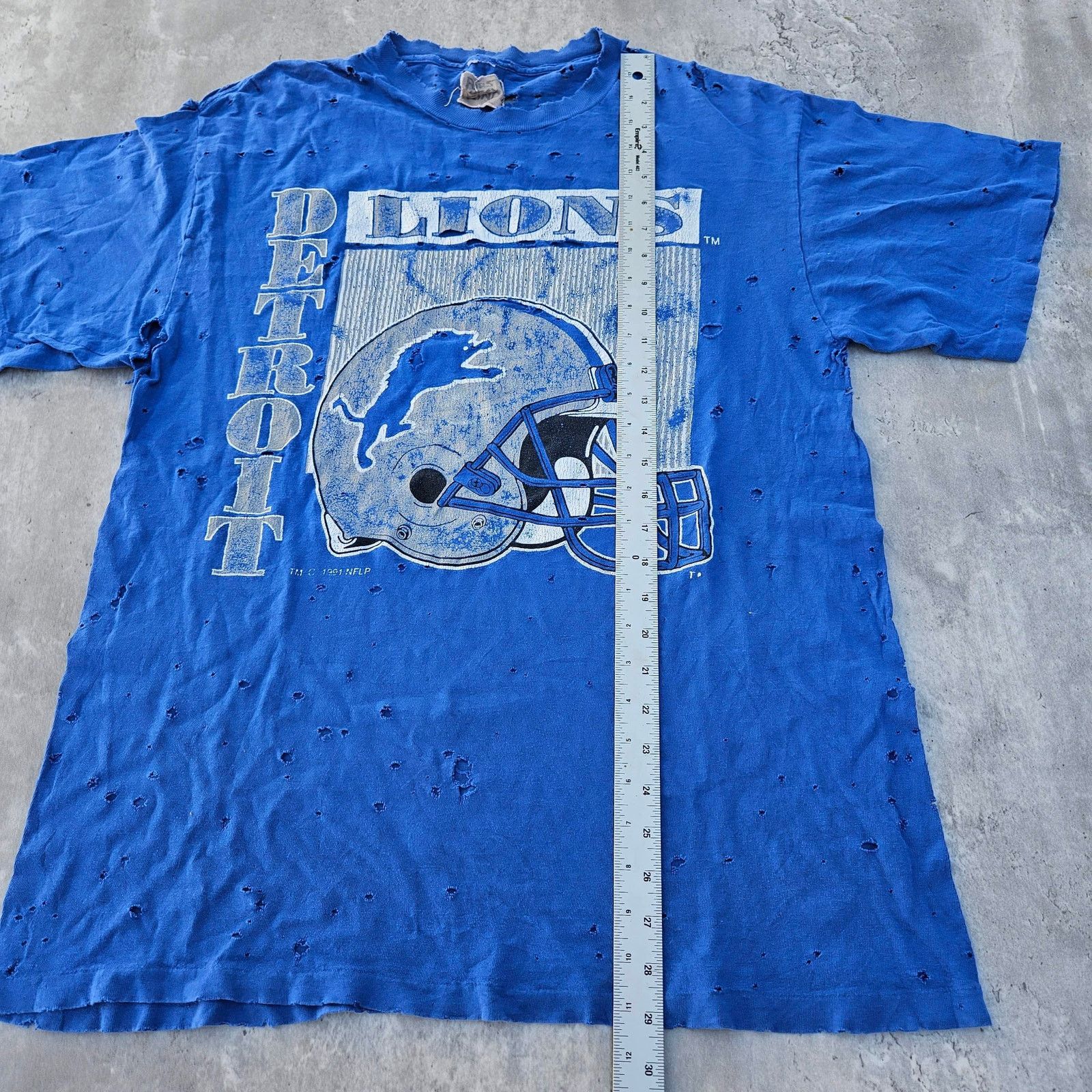 NFL Vintage Detroit Lions Shirt Size Large Highly Distressed Size US L / EU 52-54 / 3 - 9 Thumbnail