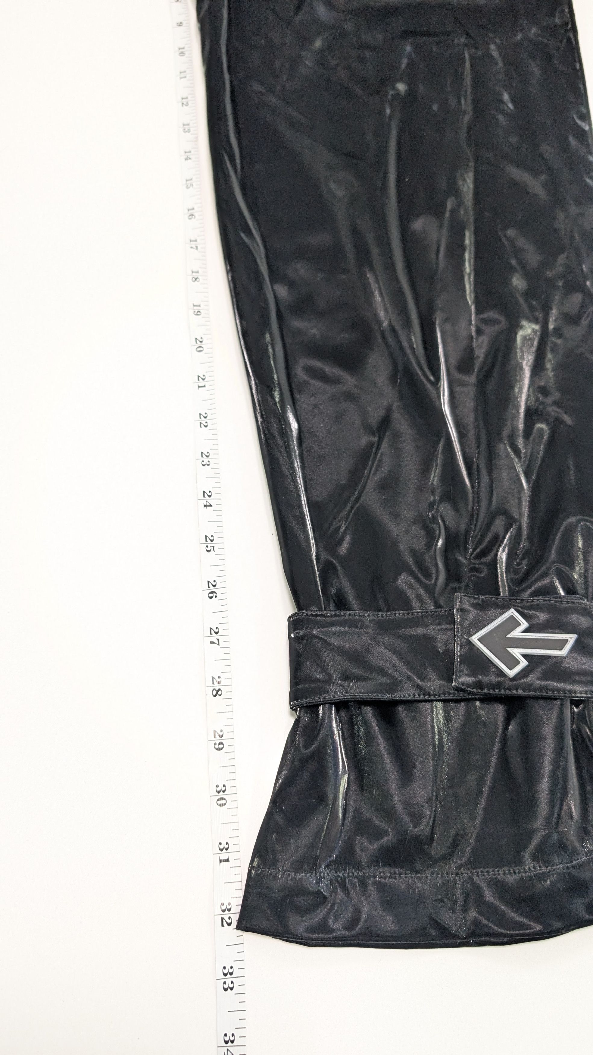Off-White Off-White Virgil Abloh Slick Shine Cargo Joggers Black IT 44 Size US 30 / EU 46 - 17 Thumbnail