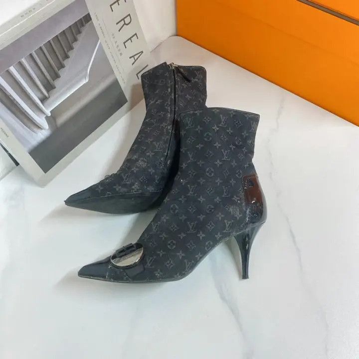 Louis Vuitton Louis Vuitton Black Classic High Heels for Women -2508 Size US 7 / IT 37 - 3 Thumbnail