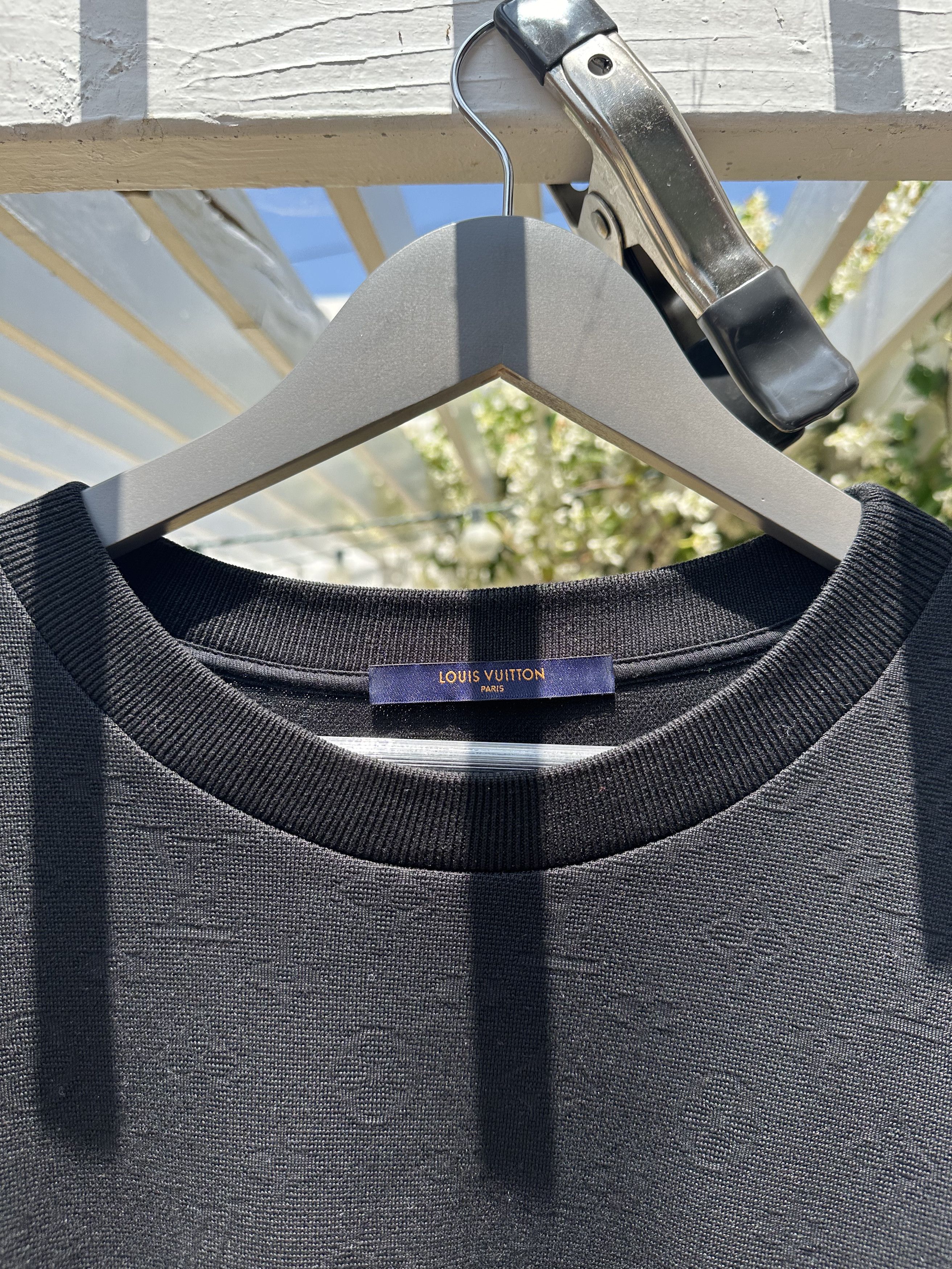 Louis Vuitton Louis Vuitton Signature 3D Pocket Monogram T-Shirt Size US L / EU 52-54 / 3 - 3 Thumbnail