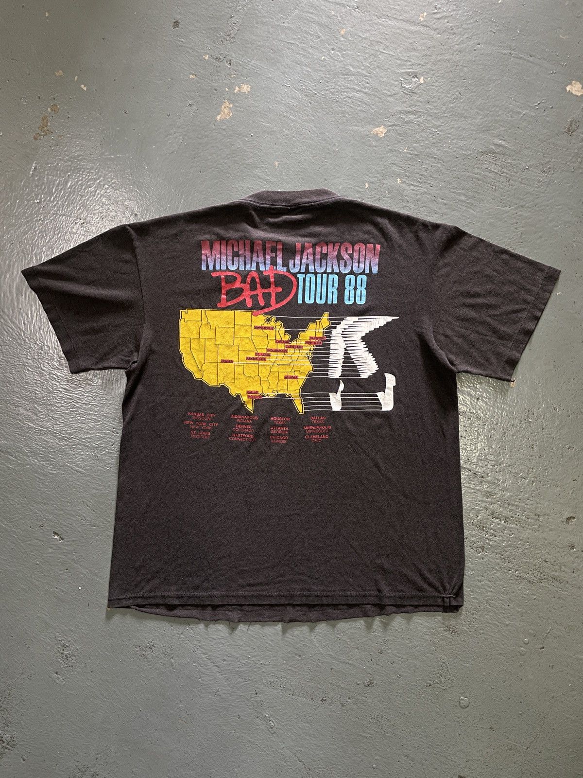 Band Tees × Michael Jackson × Vintage Vintage 80s Michael Jackson Bad Tour Tees Size US L / EU 52-54 / 3 - 7 Thumbnail