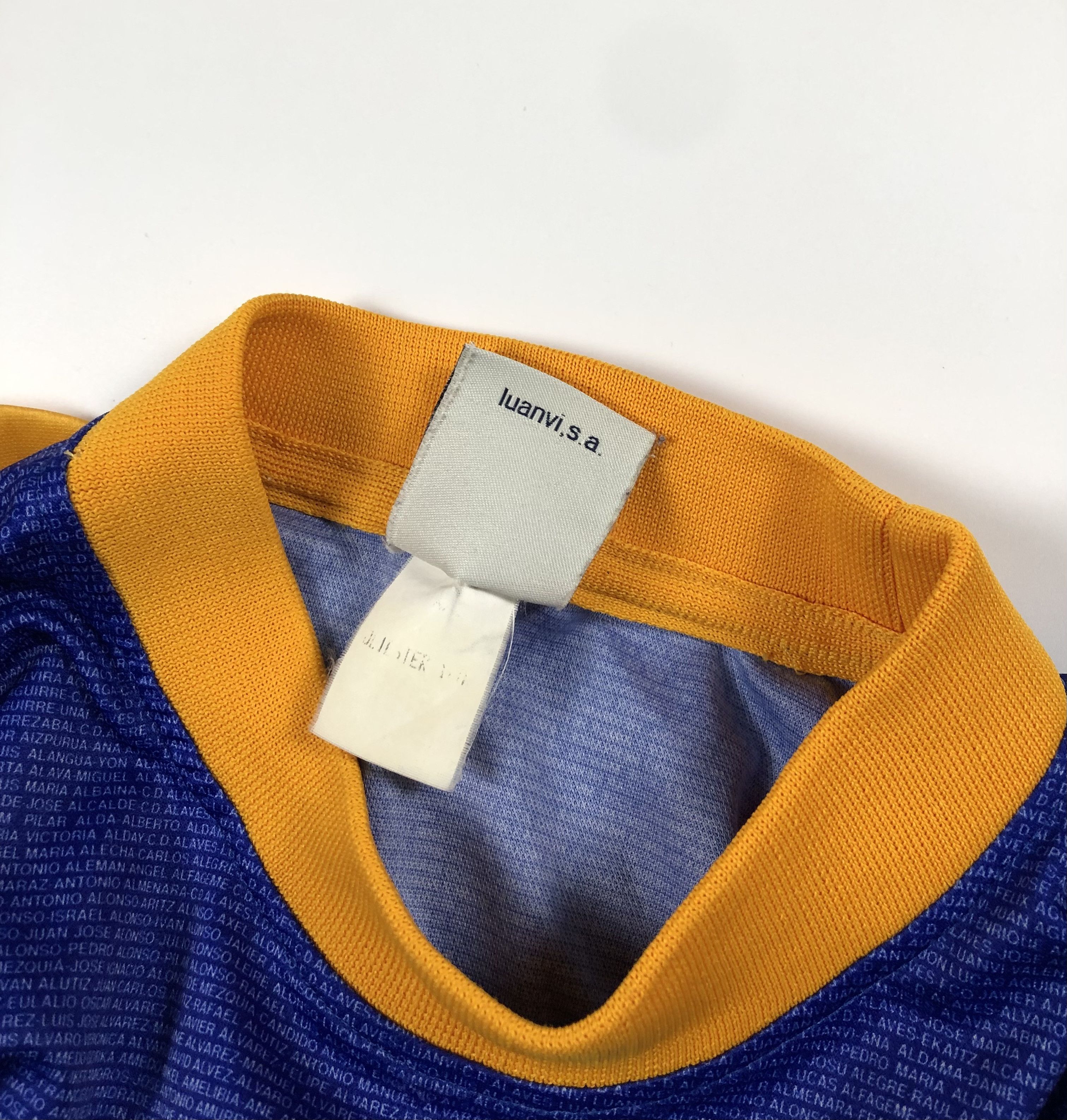 Other Luanvi Deportivo Alaves UEFA Cup Final 2001 Soccer Jersey Size US XL / EU 56 / 4 - 6 Thumbnail