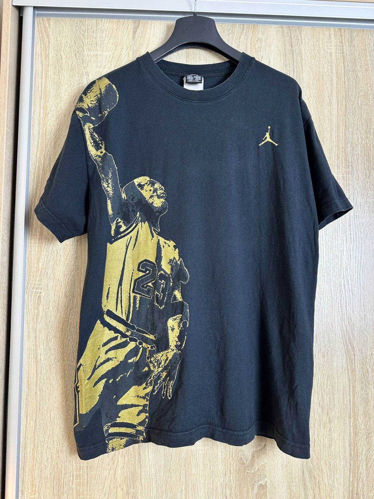 Jordan Brand 🔥 90s Vintage Nike Air Jordan Big Logo T Shirt NBA Size US XL / EU 56 / 4 - 3 Thumbnail