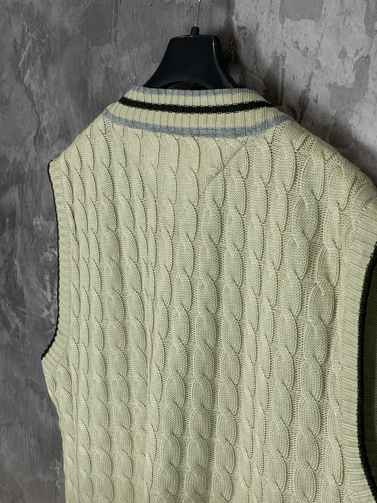 Tommy Hilfiger × Vintage Vintage 90s Tommy Hilfiger Dapper Cable Knit Sweater Vest Size US L / EU 52-54 / 3 - 8 Thumbnail
