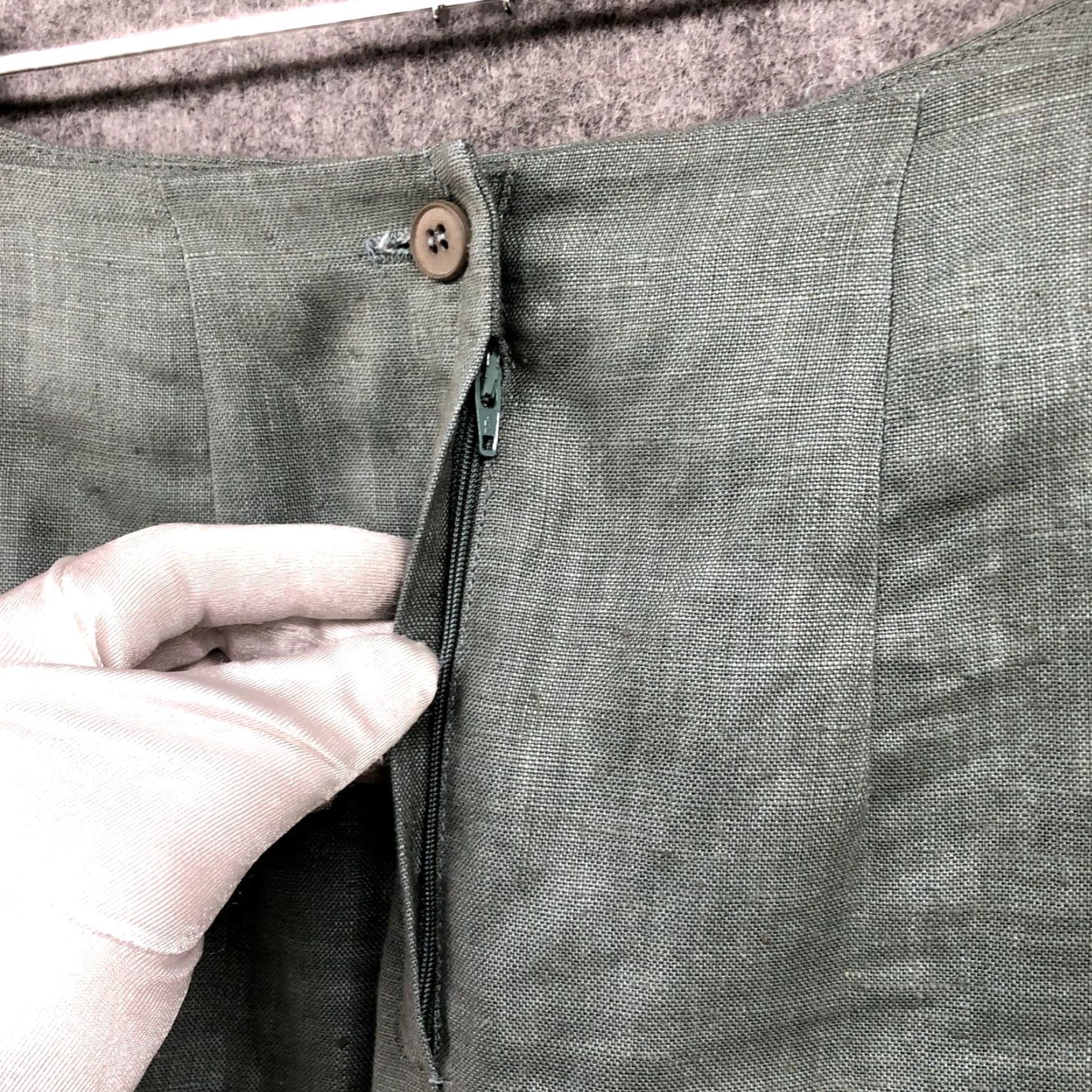 Vintage VINTAGE Pencil Skirt Size 27'' Waist 100% Linen Sage Green Career Formal Woman Skirt Knee Length Green Mens? Girls? Size 27" / US 4 / IT 40 - 6 Thumbnail
