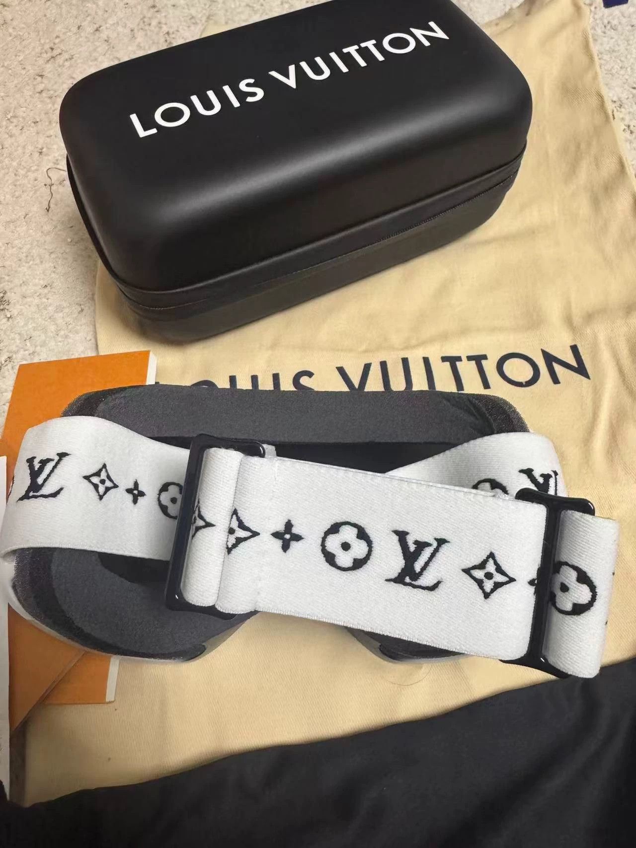 Louis Vuitton LV 99 New (Worn 1x) Ski Goggles Set + Receipt Size ONE SIZE - 3 Thumbnail