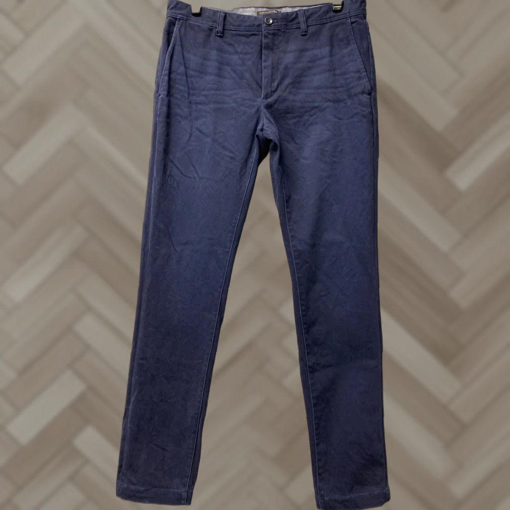 Banana Republic VINTAGE? No. Banana Republic Pants Men Chino Casual 33x34 Navy Blue Regular Straight Leg 34 Inseam Preppy Mens 107-28 Size US 33 - 1 Thumbnail