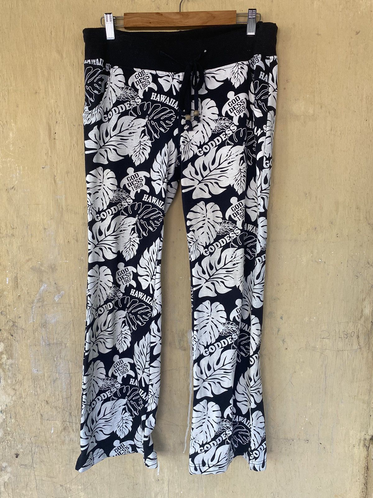 Japanese Brand Team Goddis Gyonan Chisasaki Hawaii Flowers Japanese Brand Size 30" / US 8 / IT 44 - 1 Thumbnail
