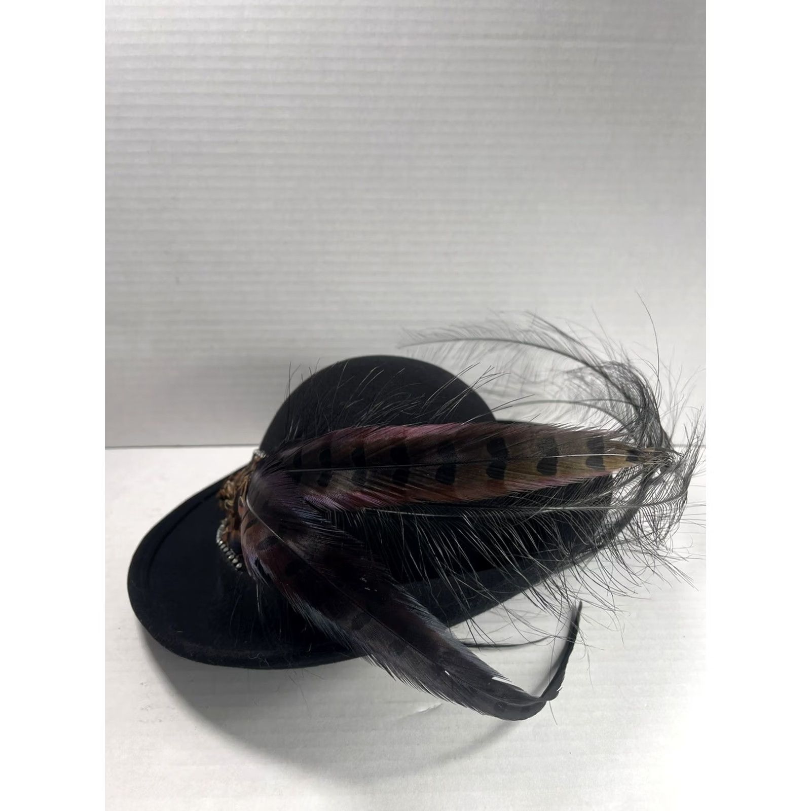 FELT VINTAGE Bollman Exccello Kentucky Derby Wool Felt Black Hat Rhinestone Feather Hat Ladies Mens Size ONE SIZE - 7 Thumbnail