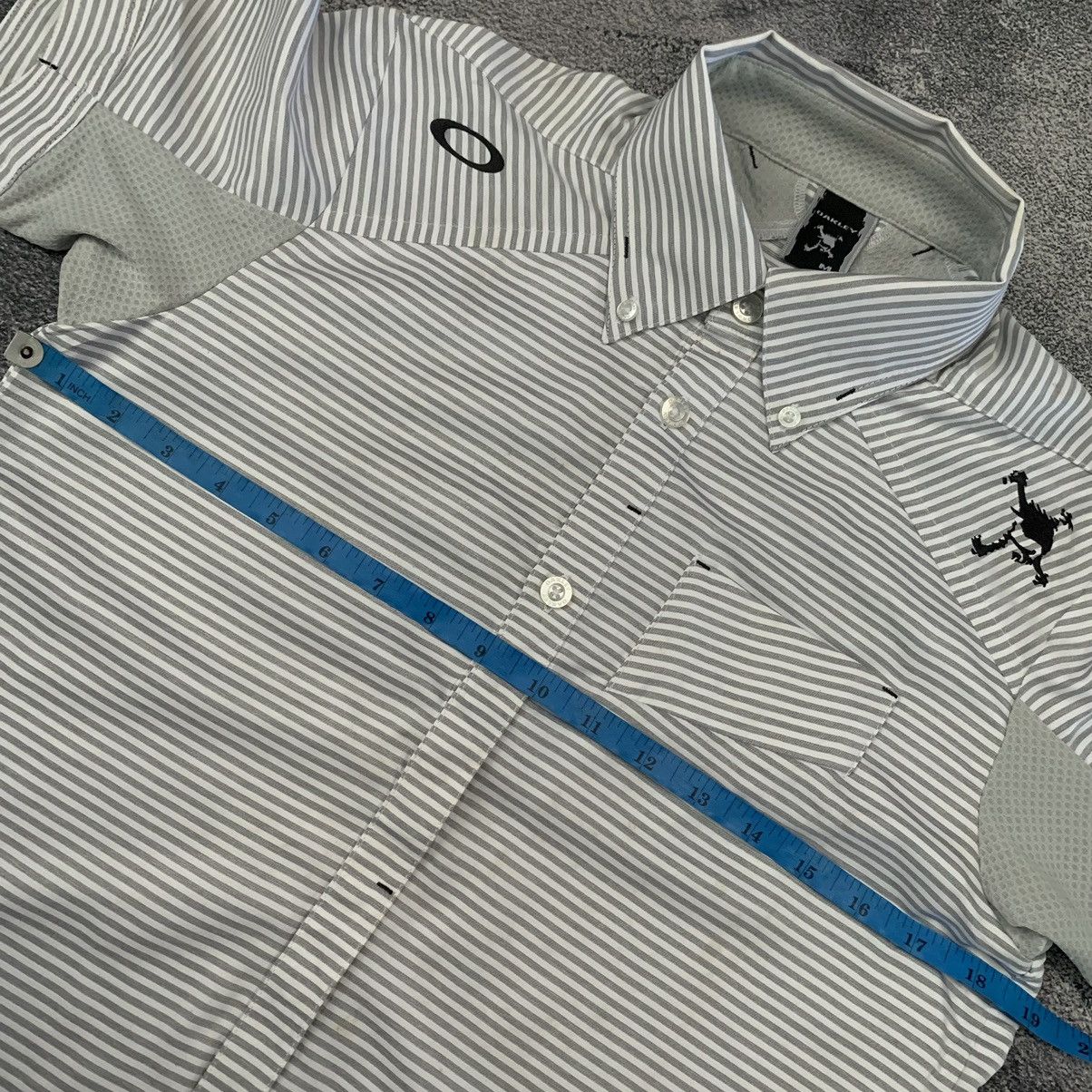 Oakley 🔥OAKLEY STRIPES HIDEN BUTTON SHIRT Size US M / EU 48-50 / 2 - 16 Thumbnail