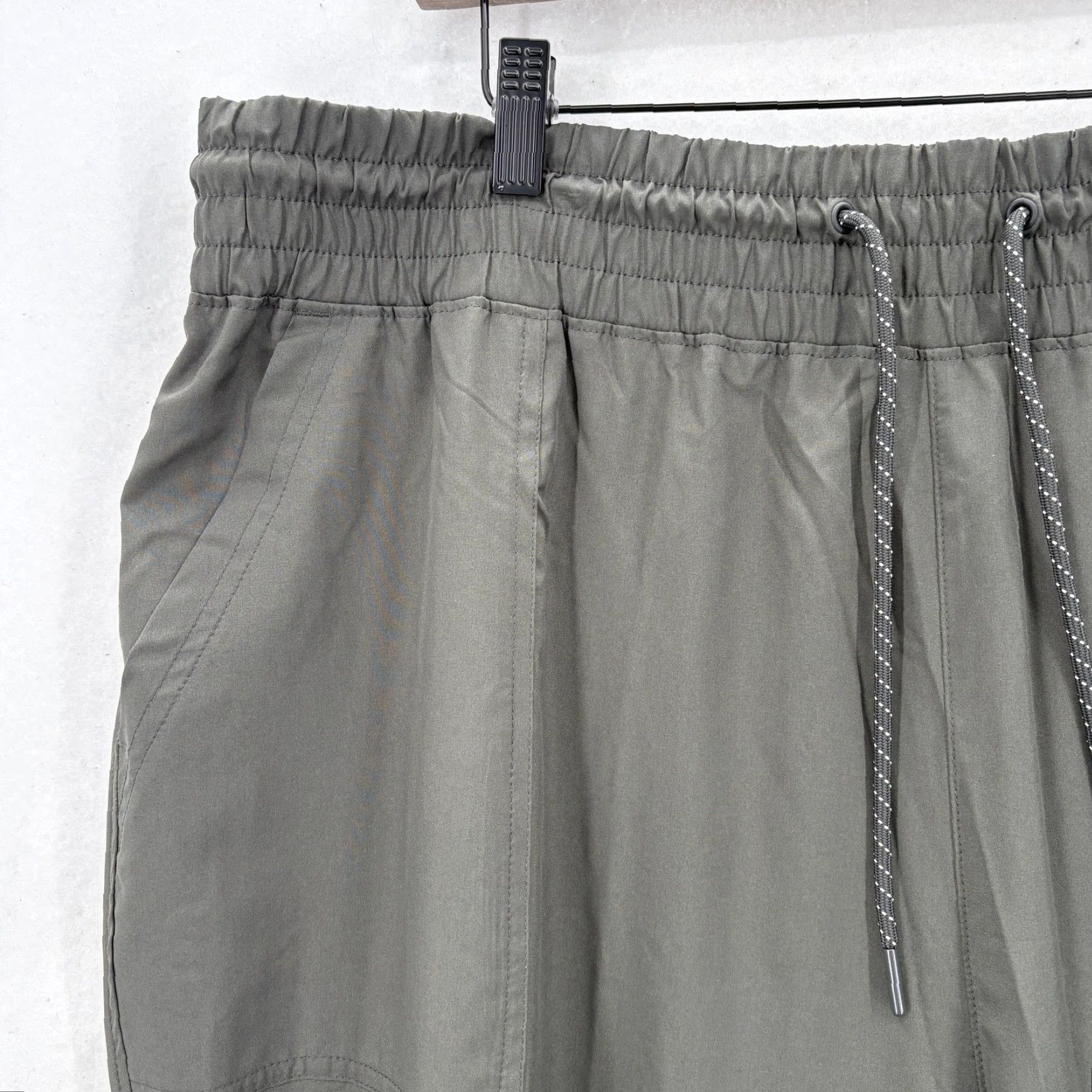 Old Navy Old Navy Jogger Pants Womens 2X Green StretchTech Quick Dry NWT Extra High Rise Pockets Gym & Training Activewear Womens Plus Regular Size 40" / US 18 - 3 Thumbnail