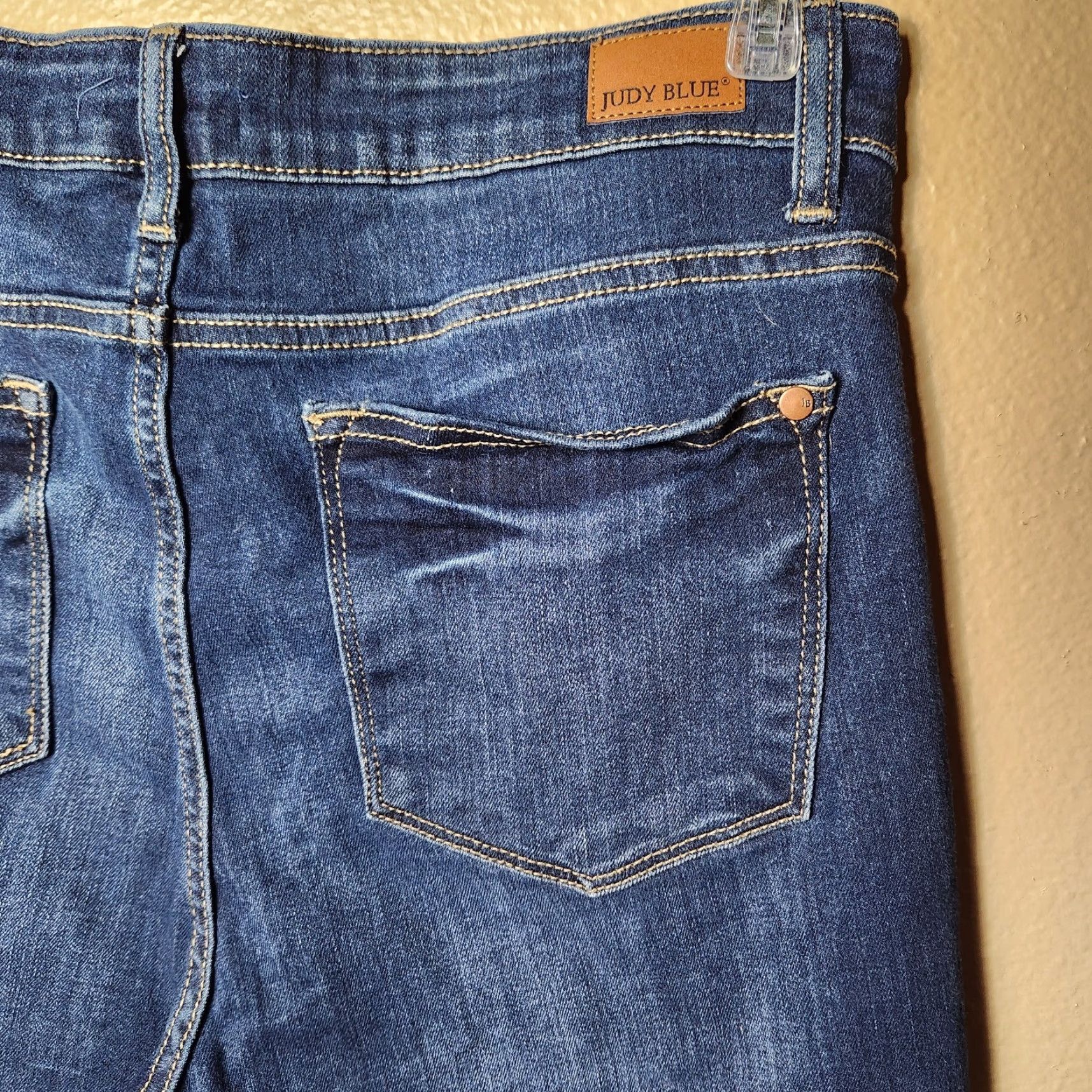 Vintage VINTAGE Judy Blue Huntington Mid Rise Relaxed Fit Dark Wash Chewed Hem Jeans-Size 31 Size 24" / US 00 / IT 34 - 7 Thumbnail